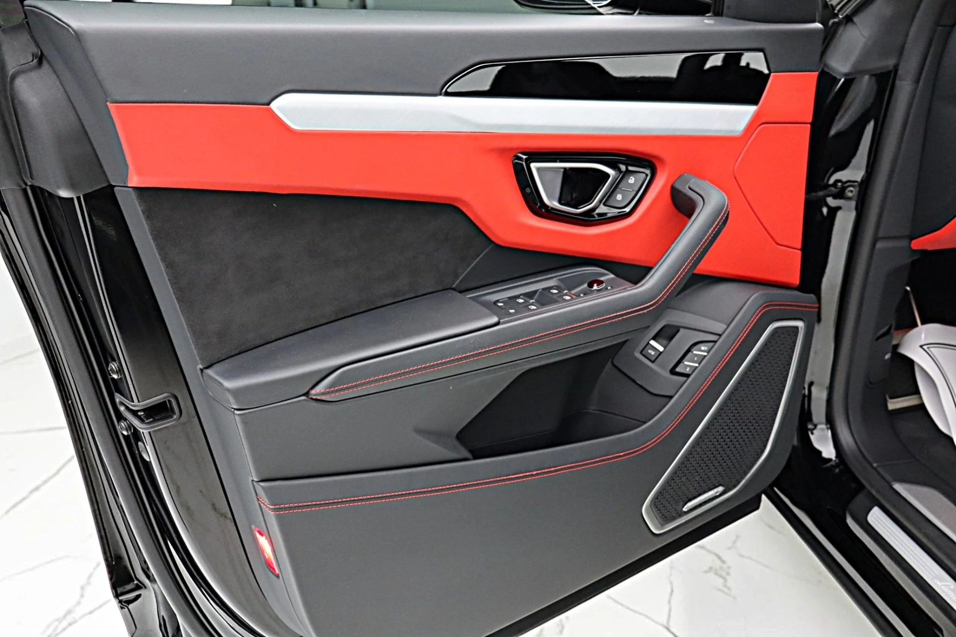 mph048_1690504720_Used_2024_Lamborghini_Urus_SLEASE_OPTIONS_AVAILABLE_c09768a338