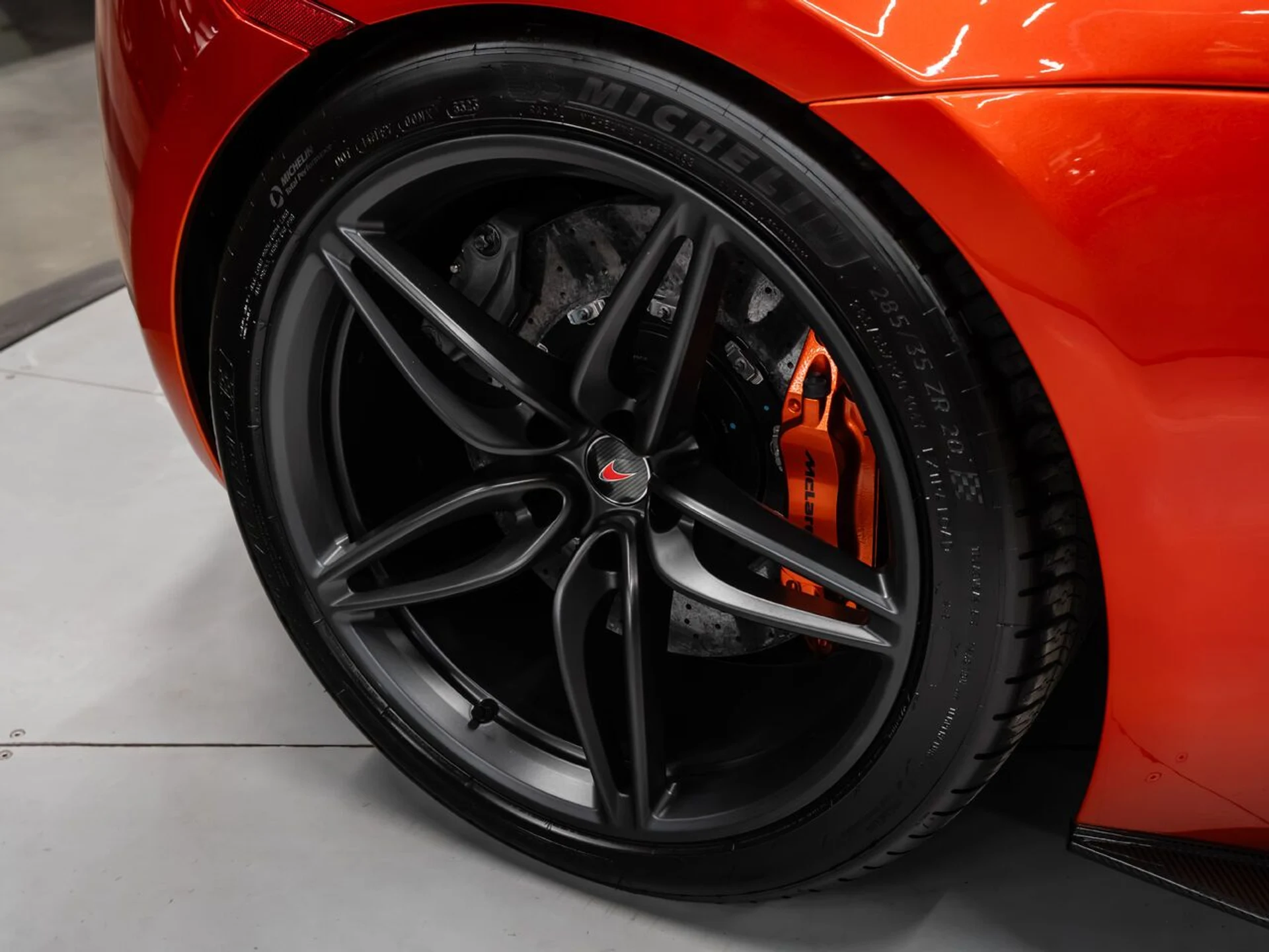 mph048_1691666976_mclaren_570s_2017_529773aa34