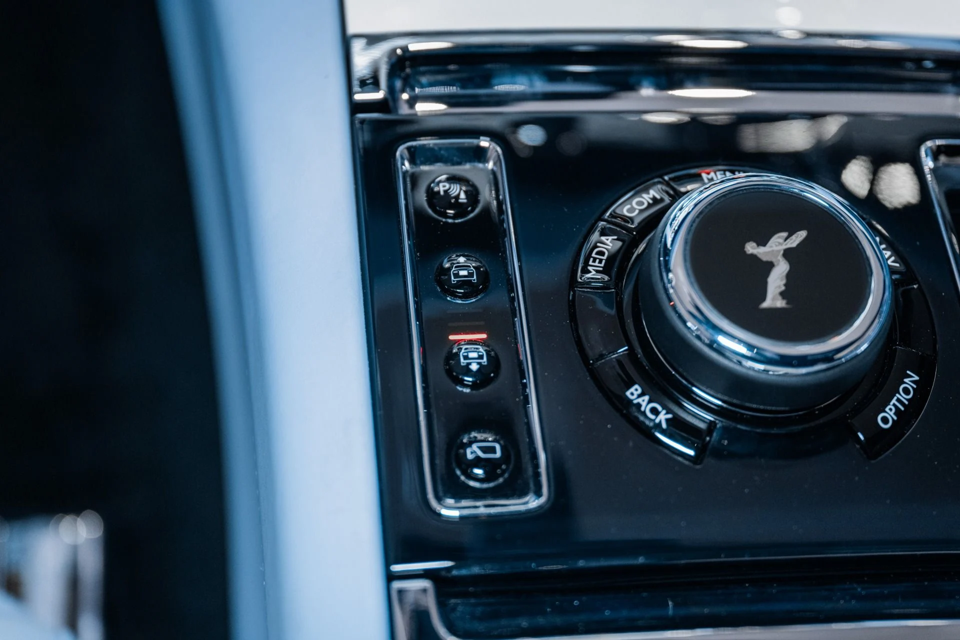 mph048_171899365_Used_2023_Rolls_Royce_Ghost_1773457420_70a3918e3c