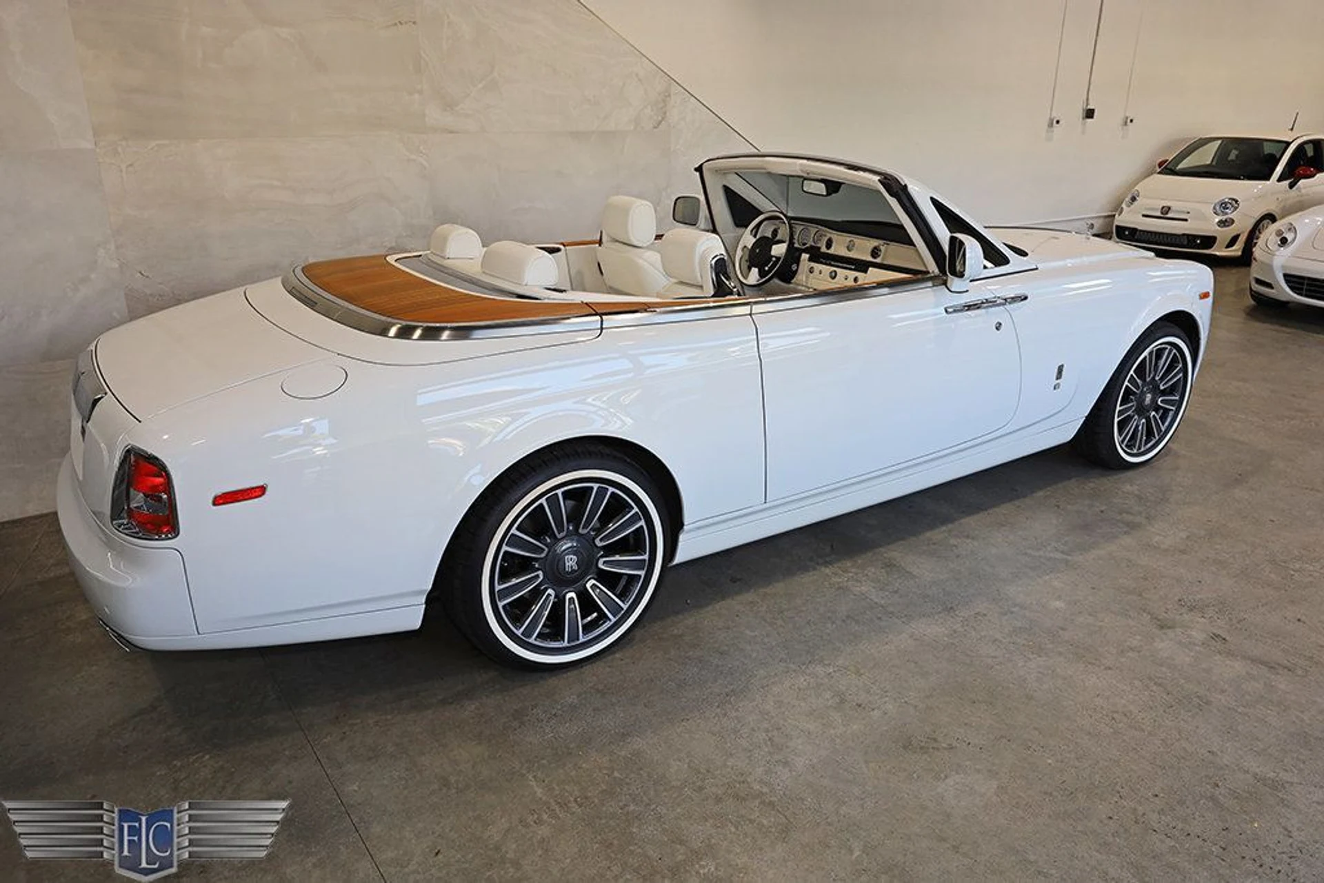 mph048_1726224062_used_2017_rolls_royce_phantom_drophead_covertiblefinaledition_9689_22834890_49_1024_18a52782be