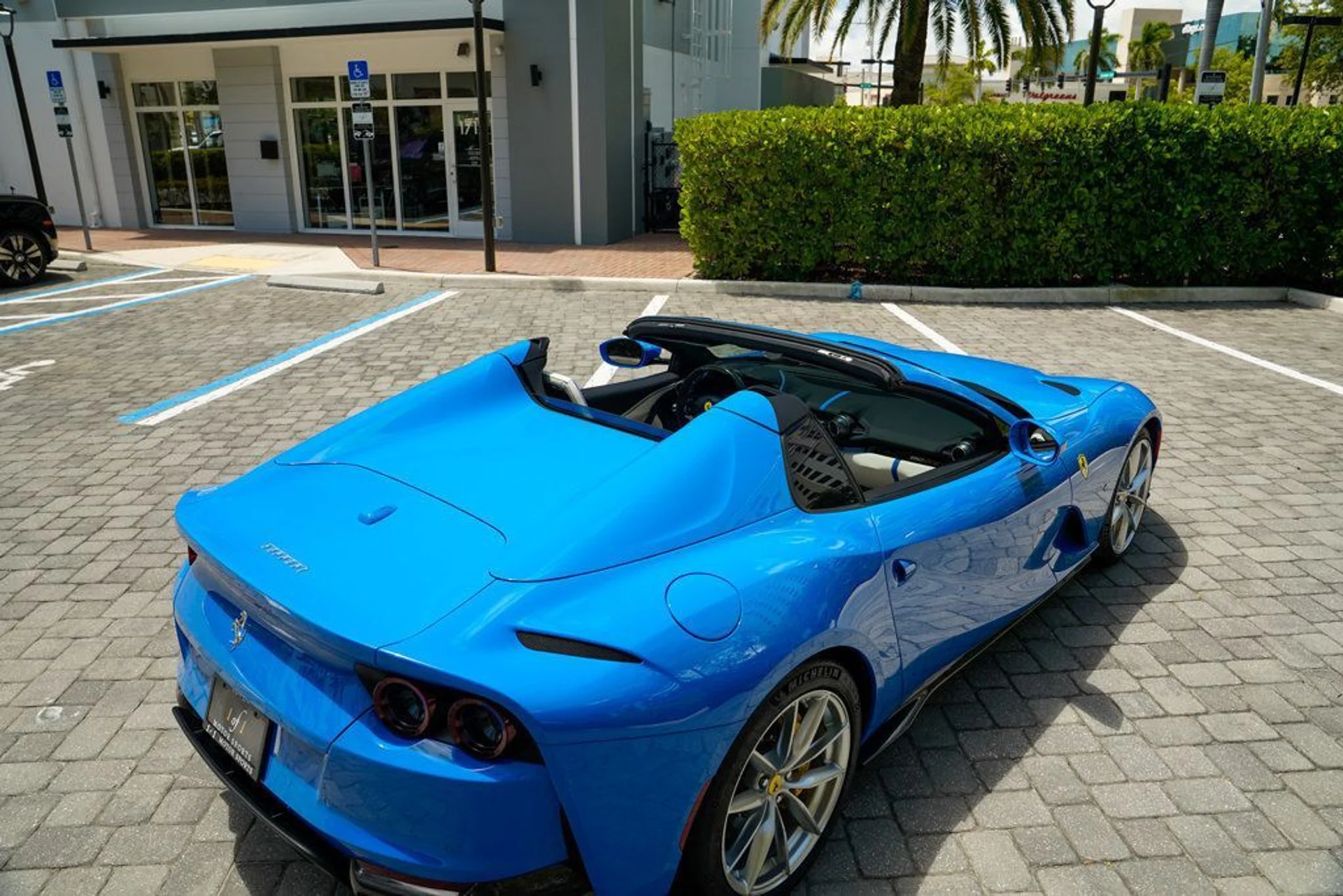 mph048_1726686517_used_2022_ferrari_812_gts_convertible_14354_22898644_49_1024_faf668dccd