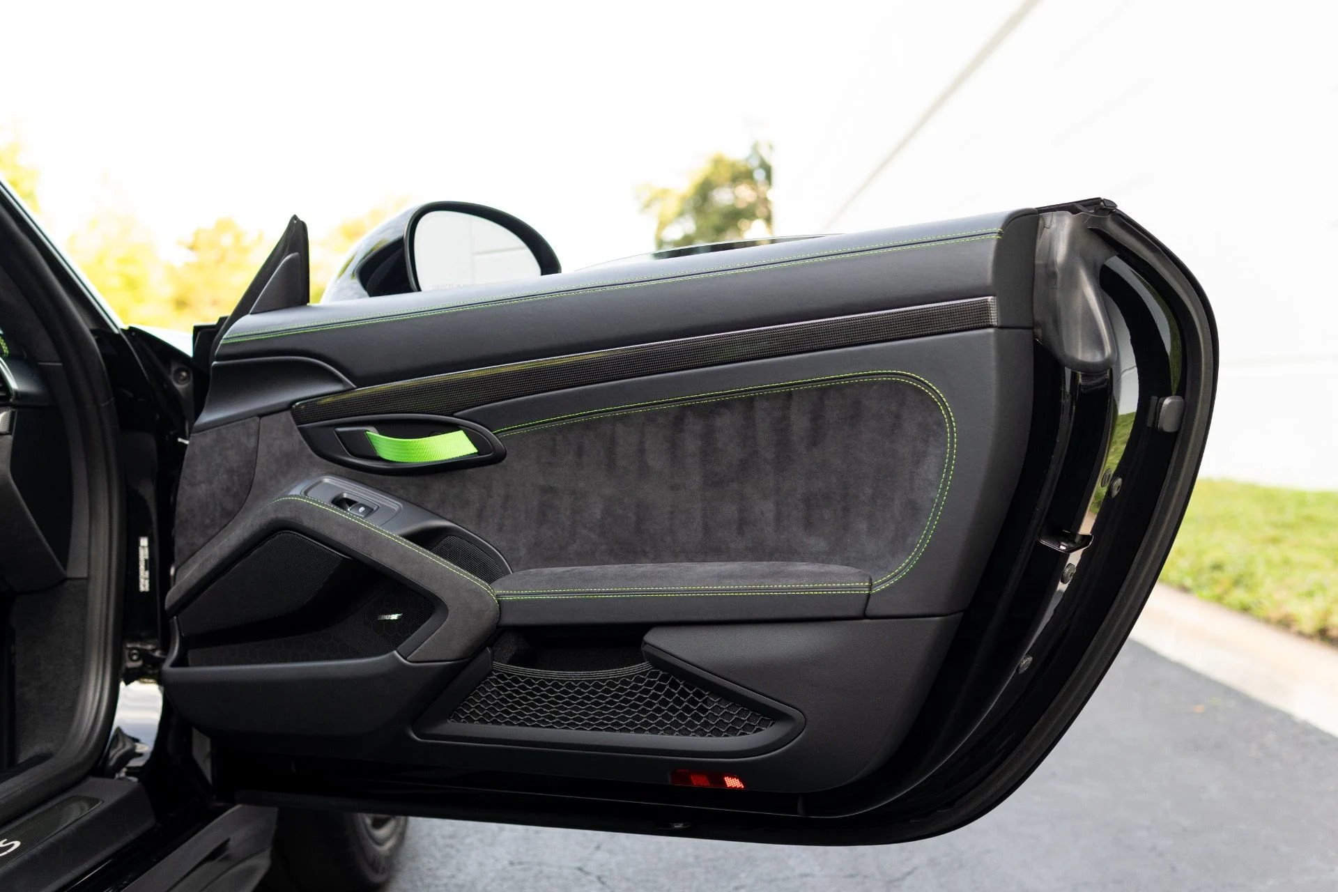 mph048_1739250364_Used_2019_Porsche_911_GT_3_RS_1765832442_b594cabd4e