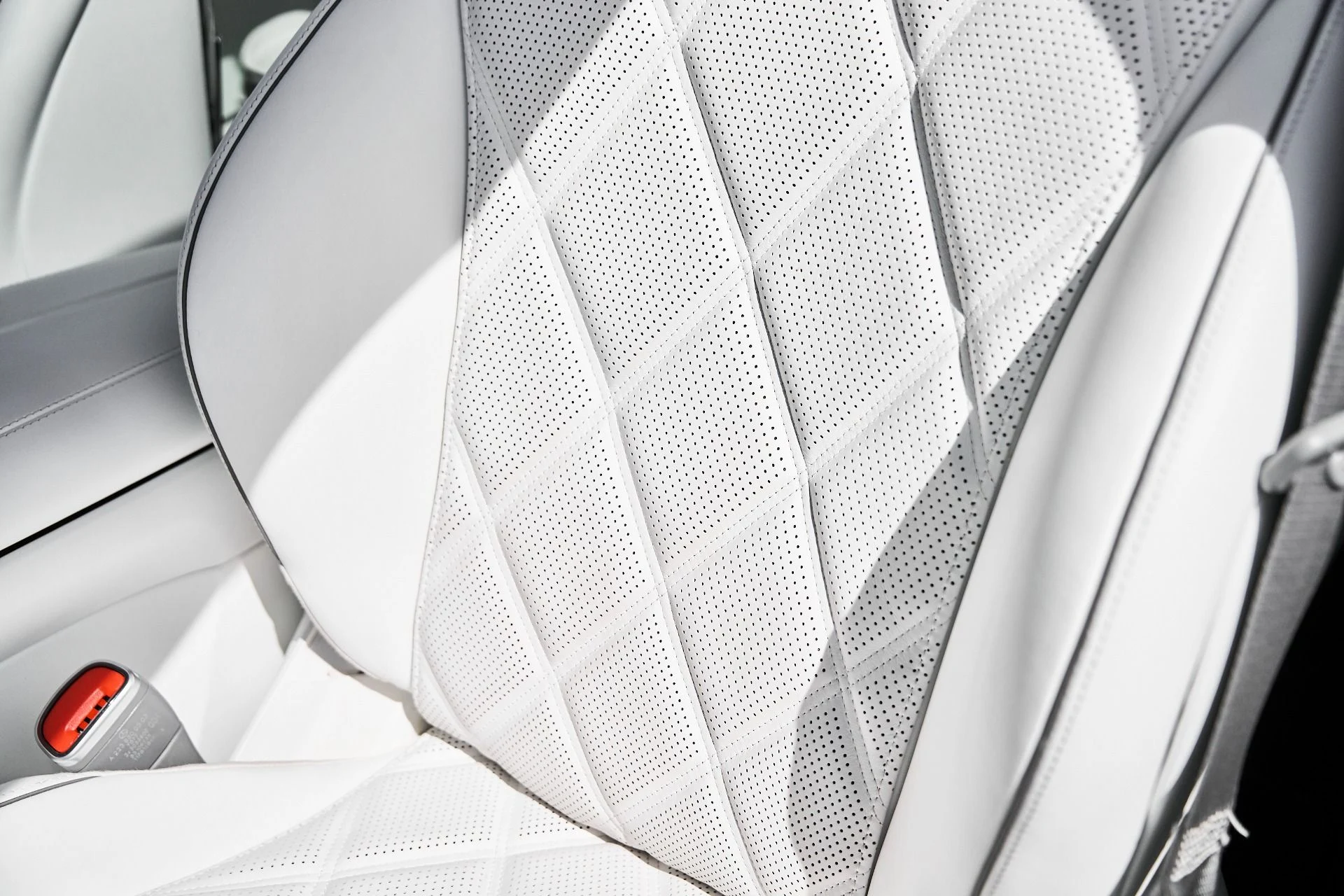 mph048_1750862996_Used_2024_Mercedes_Benz_EQS_Maybach_EQS_680_1774575218_d7a73f3bbe