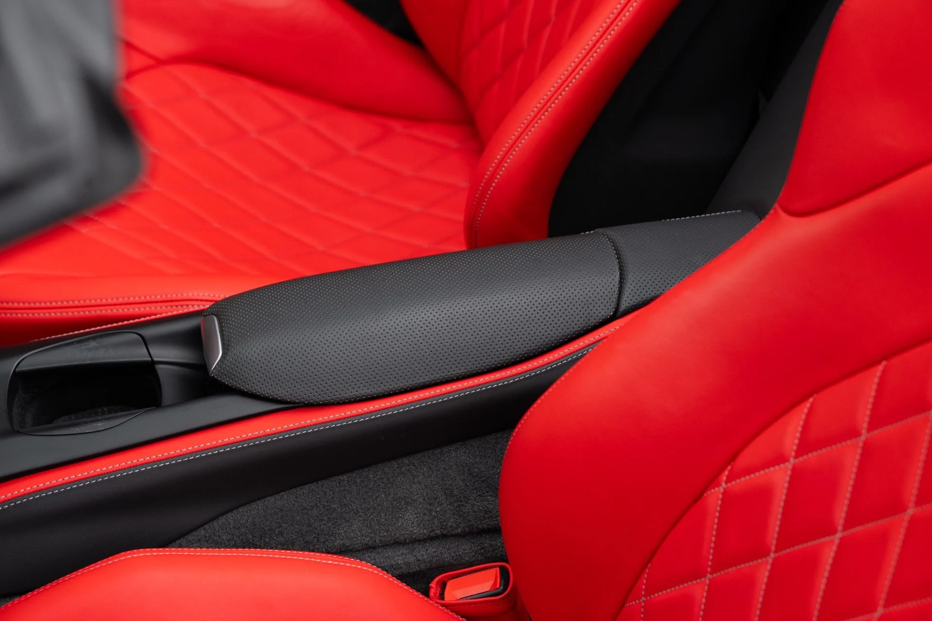 mph048_1768326951_Used_2022_Ferrari_812_GTS_1768275128_83aba0434d