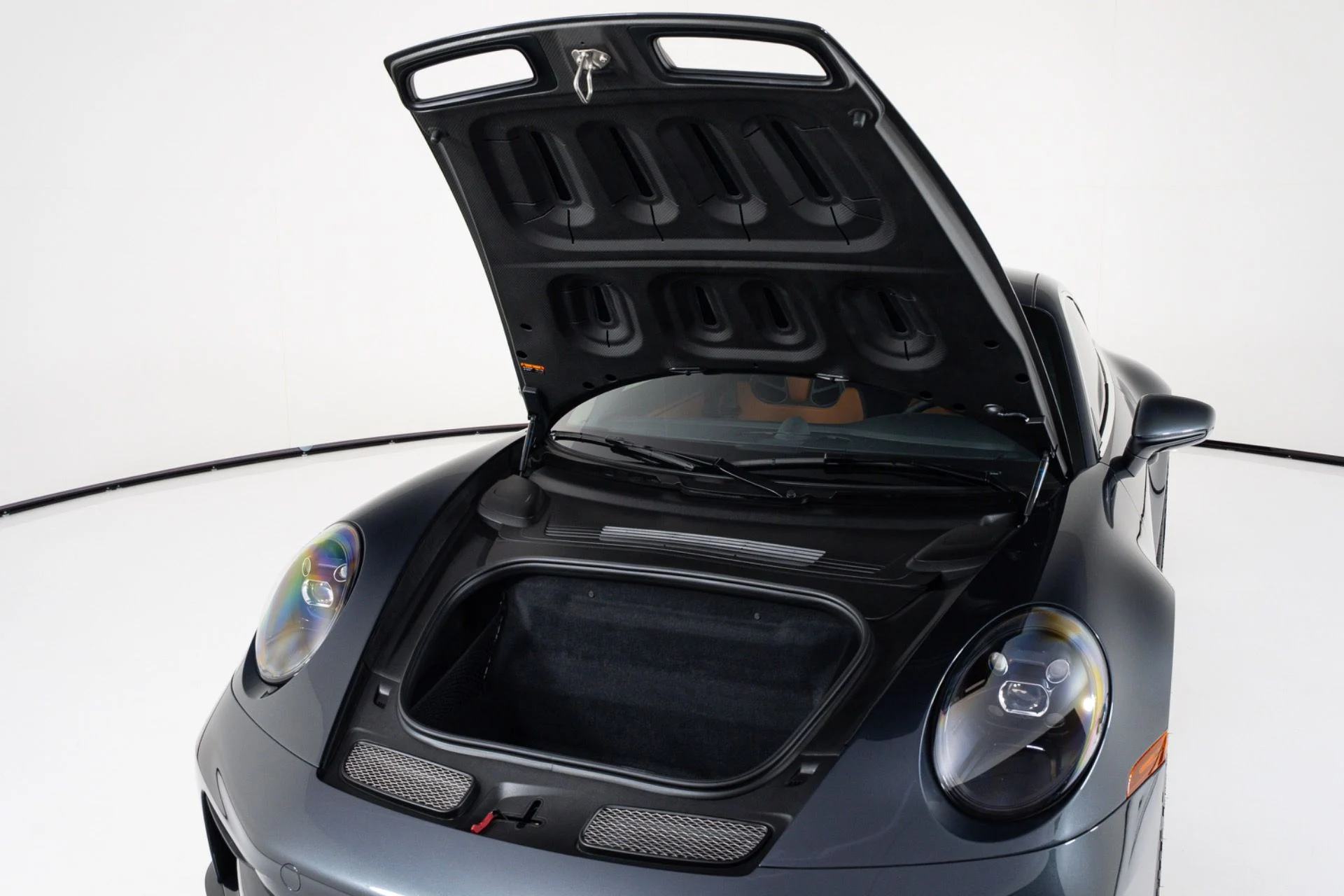 mph048_1809576840_Used_2024_Porsche_911_ST_1791913204_602a5be9c0