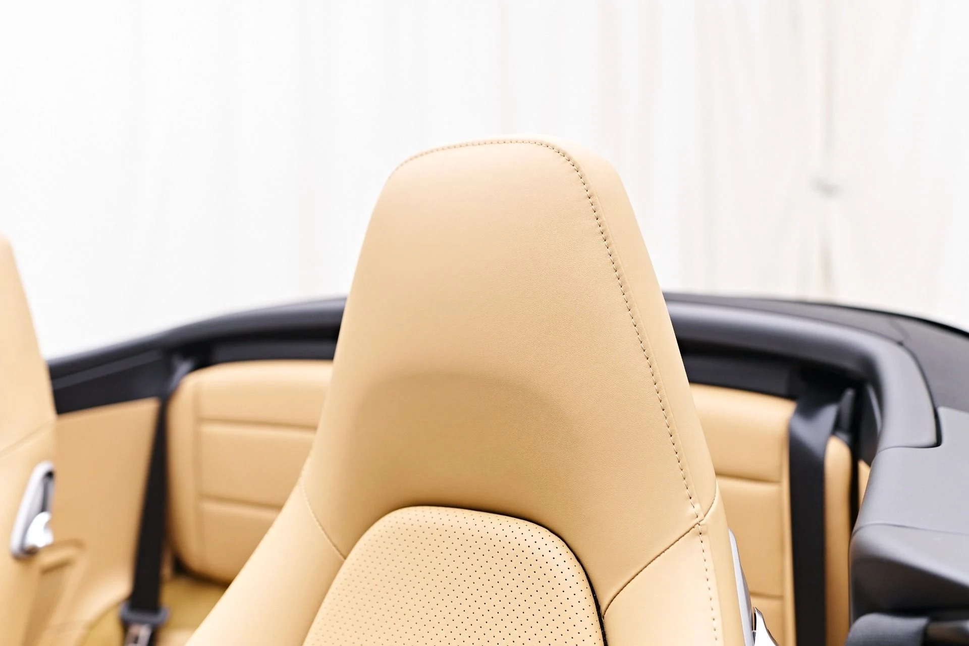 mph048_1813926120_Used_2015_Porsche_911_Carrera_1752707667_6a23950c62
