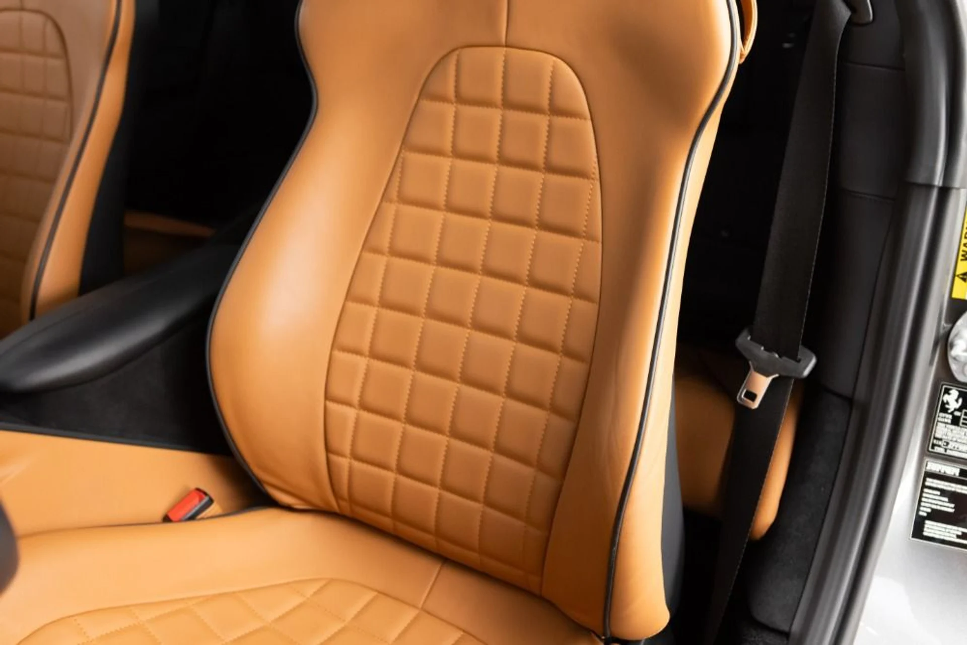 mph048_1815495248_Used_2023_Ferrari_Roma_166225206f