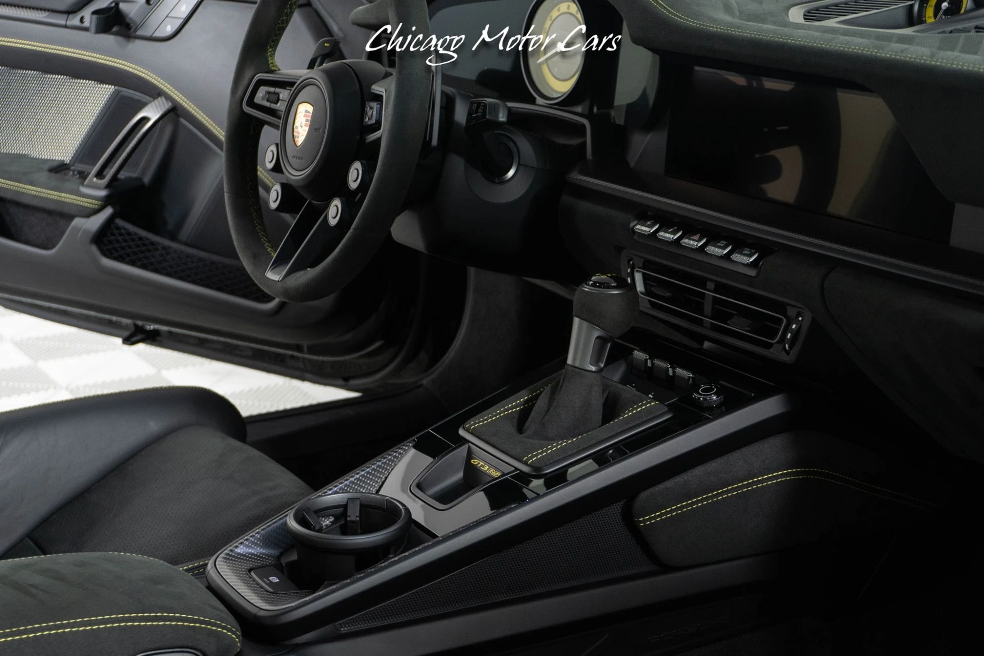 mph048_1822329652_13397_p49_l_1629a4372f