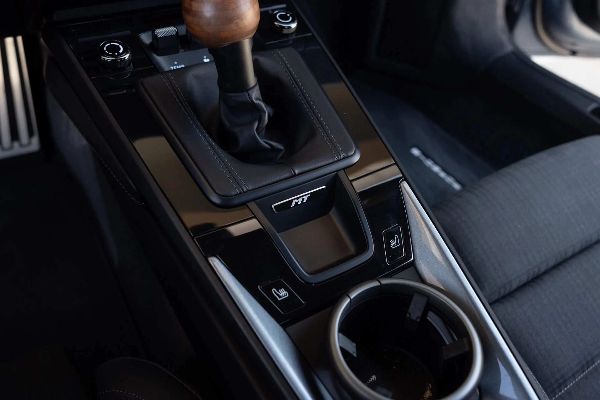 mph048_1825892256_Used_2025_Porsche_911_Carrera_T_1789434044_378d538dd6