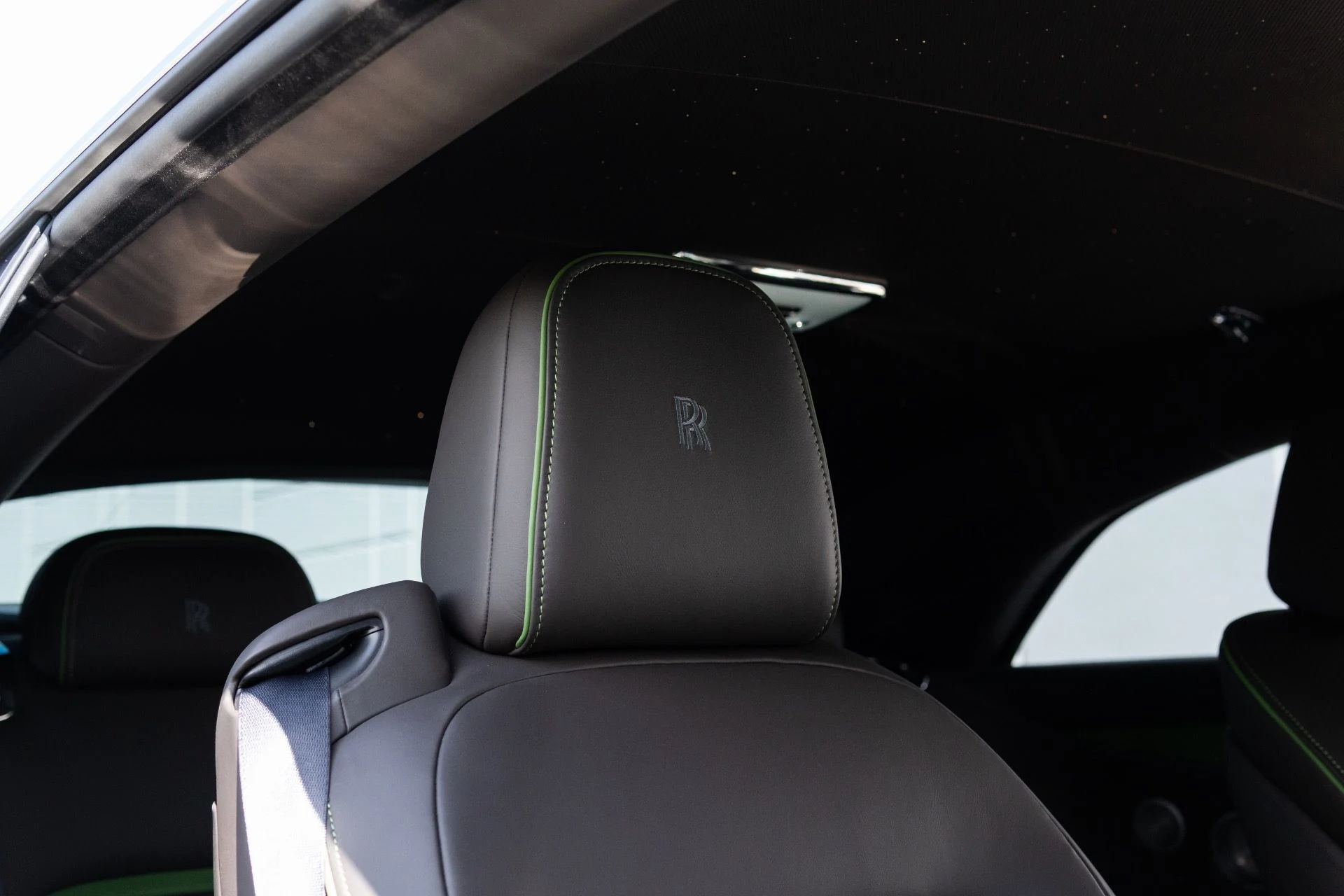 mph048_1837184311_Used_2024_Rolls_Royce_Spectre_1775023108_7aa03e3188