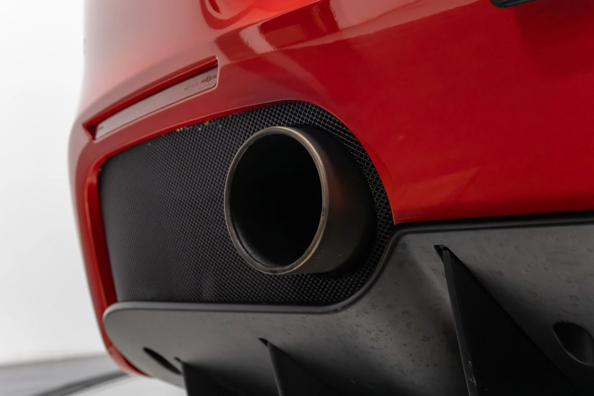 mph048_1855013133_Used_2016_Ferrari_488_Spider_Base_1761761297_9a95955a6a