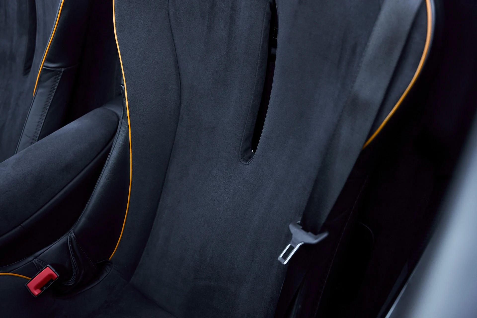 mph048_1855260057_Used_2025_Mc_Laren_Artura_Performance_1769481872_707f6b9214