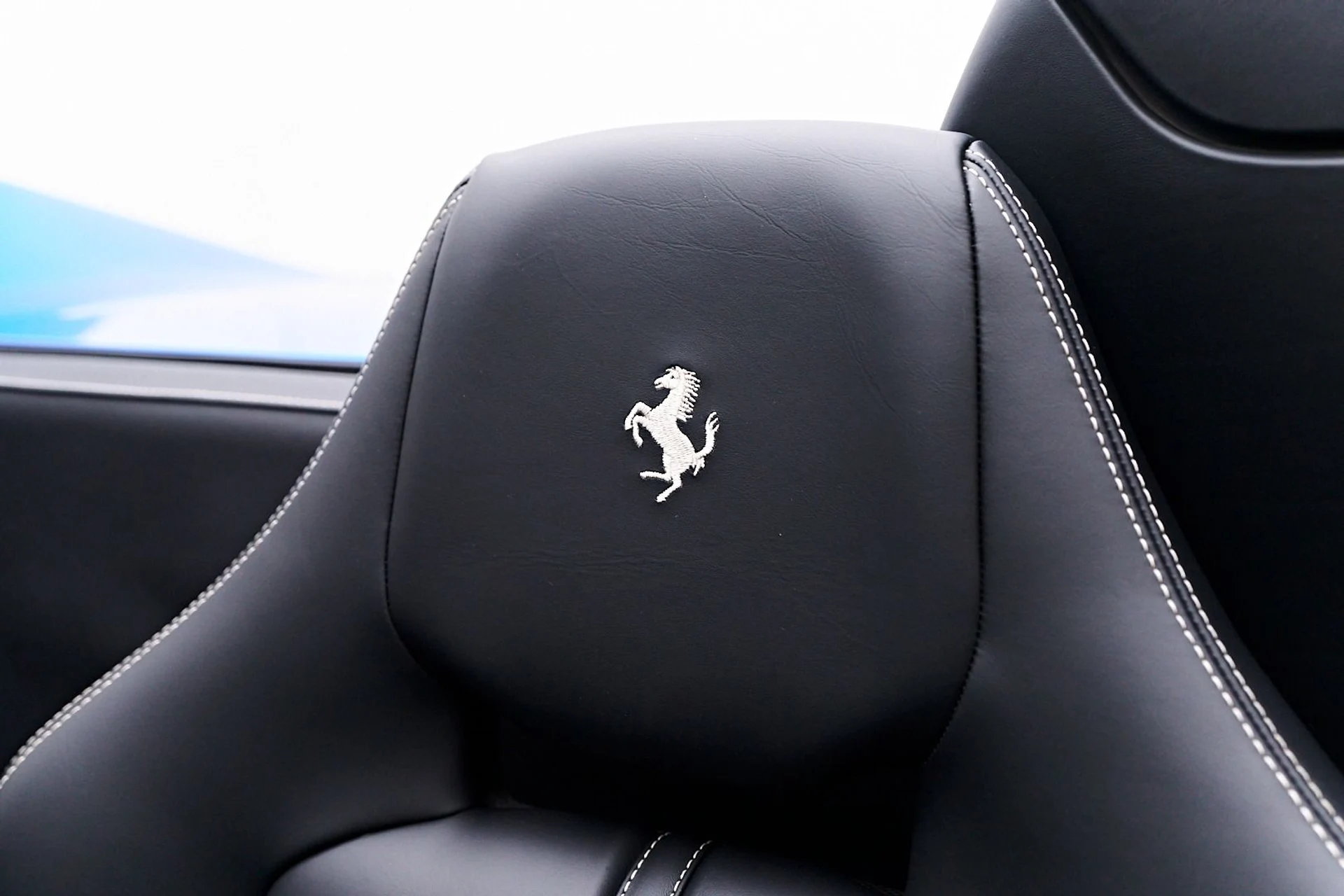 mph048_1866114337_Used_2016_Ferrari_488_Spider_Base_1736016912_6dbd9f604b