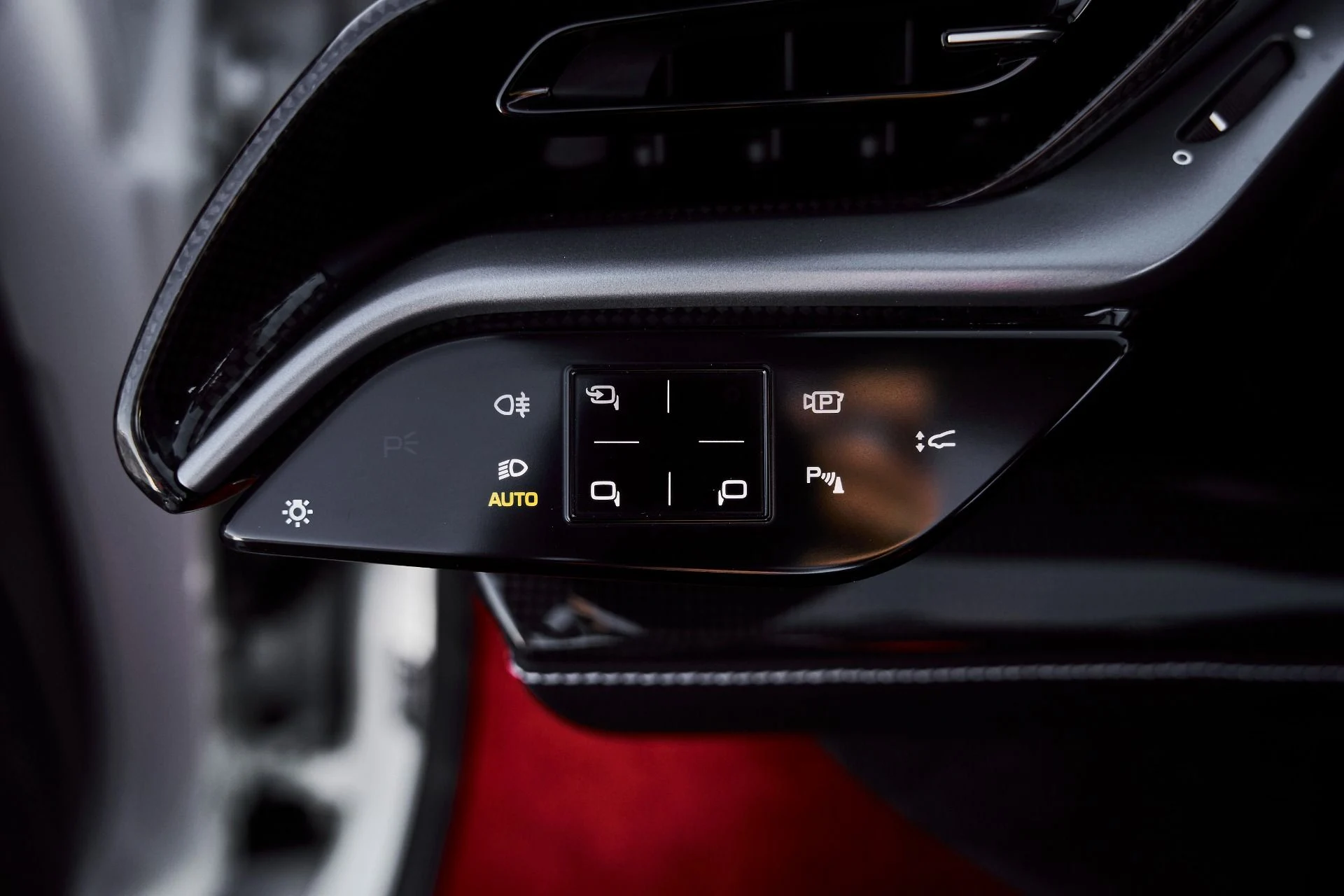 mph048_192028129_Used_2025_Ferrari_SF_90_Spider_Base_1776876612_05399eb170