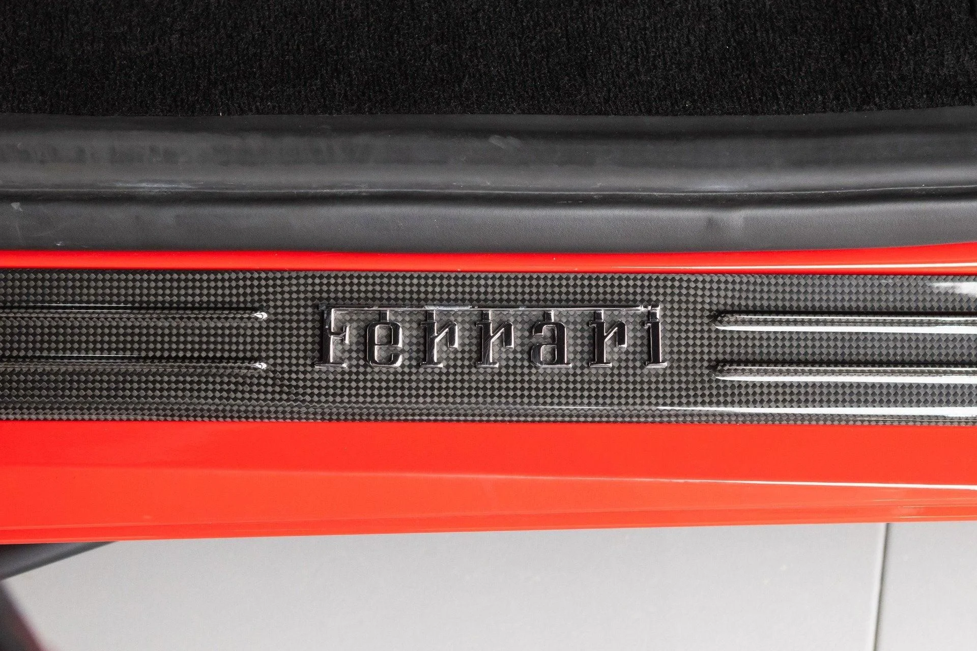 mph048_1924382338_Used_2020_Ferrari_F8_Tributo_1777367307_7a3c76a797