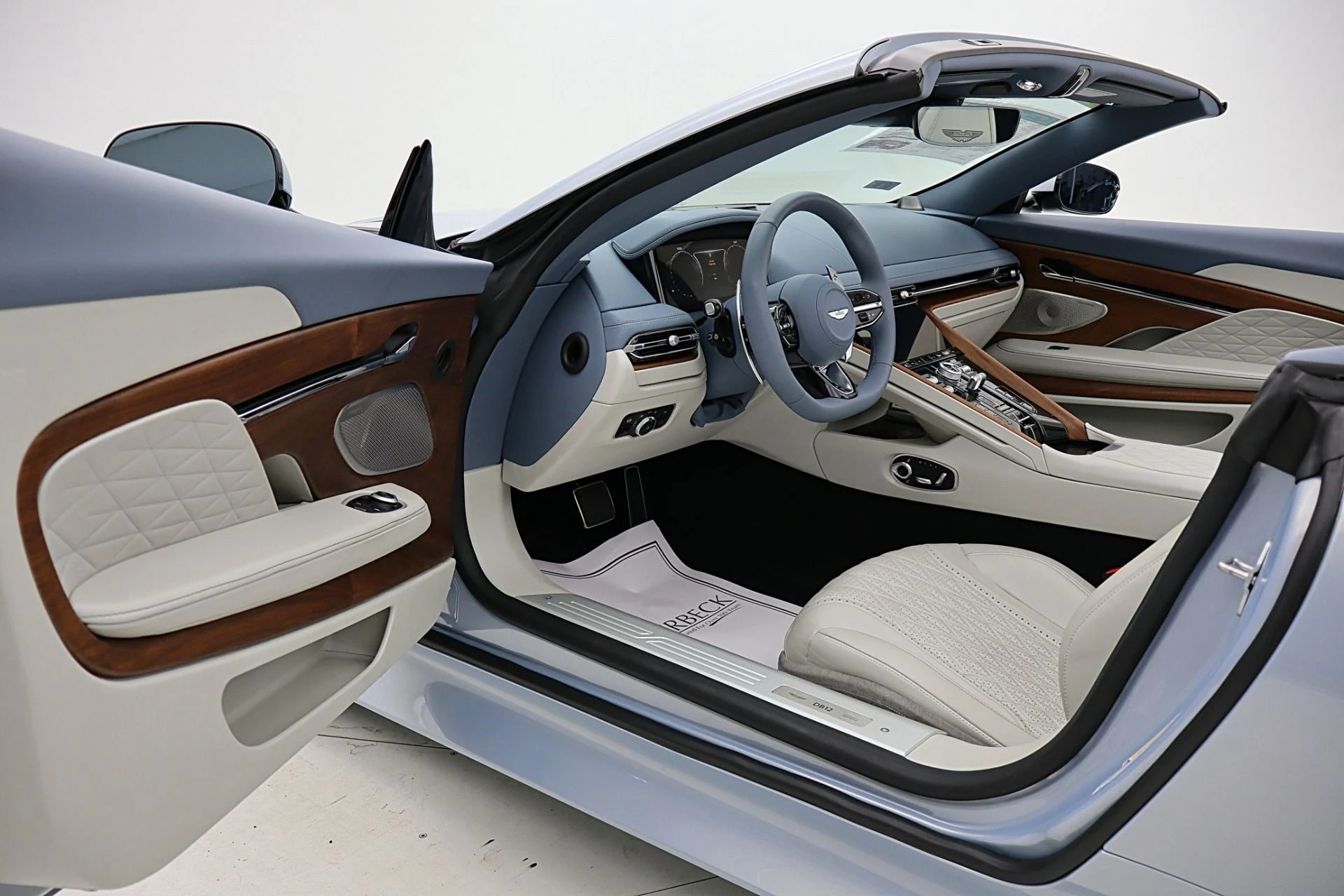 mph048_1925546607_New_2026_Aston_Martin_DB_12_Volante_1a2fe4d06b