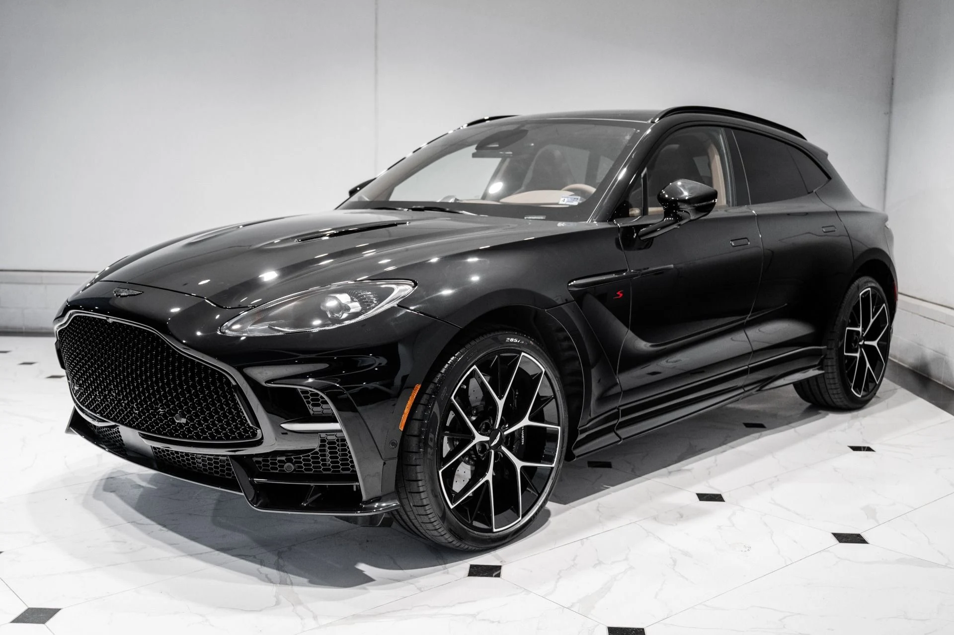 mph048_1928515115_New_2026_Aston_Martin_DBX_S_1775443121_e539b20132