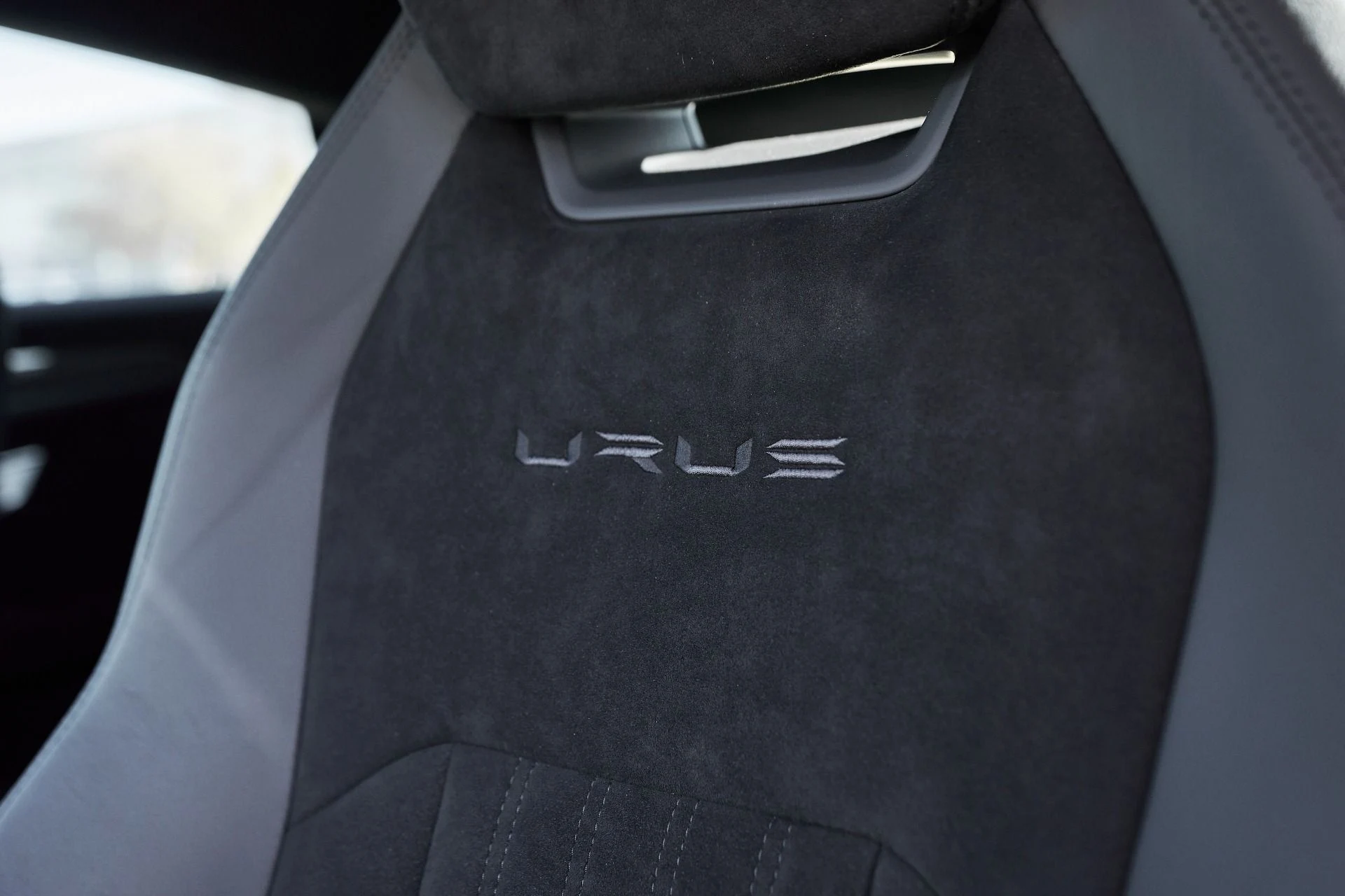 mph048_1949821157_Used_2023_Lamborghini_Urus_Performante_1761860853_8f72b8b527