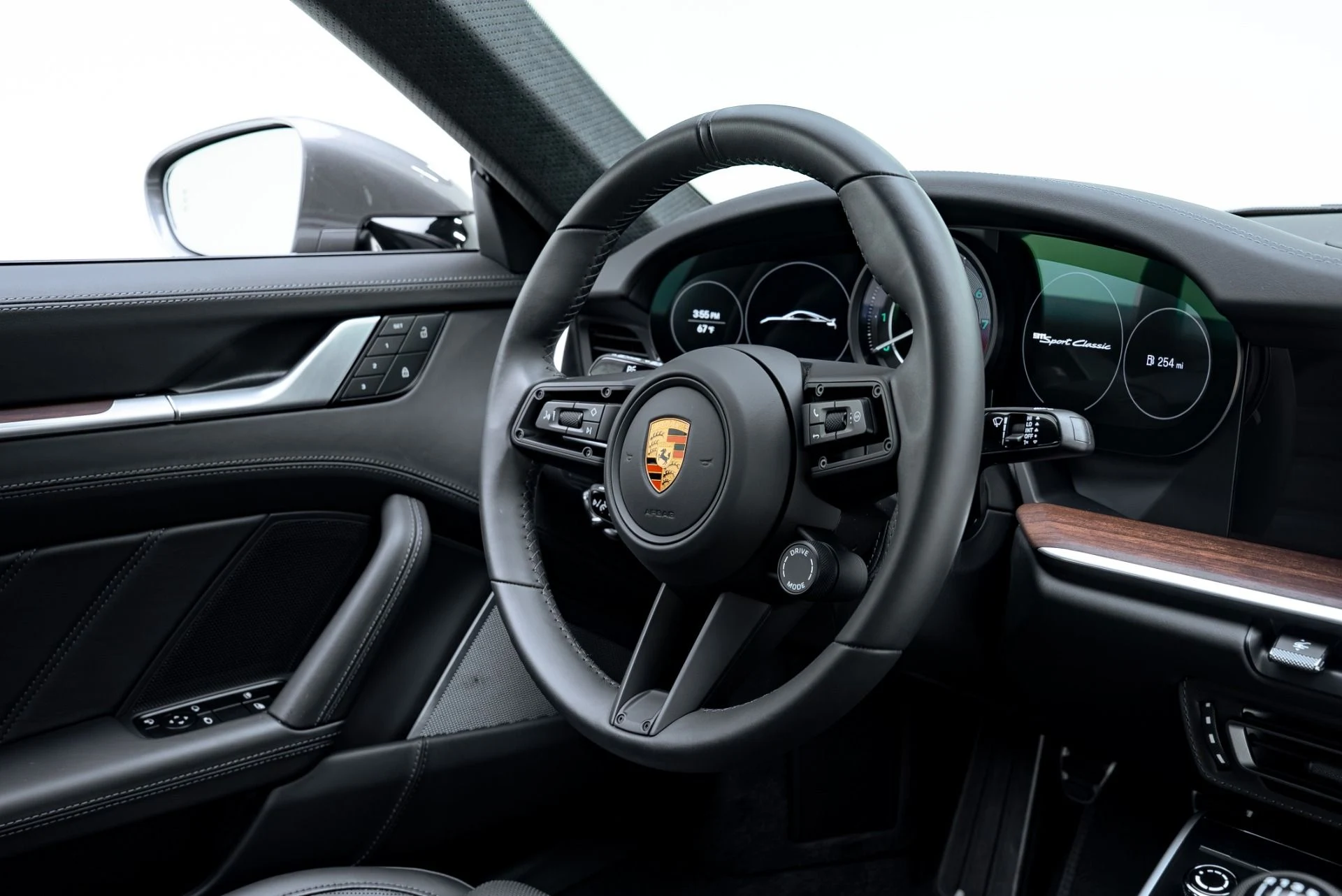 mph048_1959946776_Used_2023_Porsche_911_Sport_Classic_1776441930_bc40dad4ab