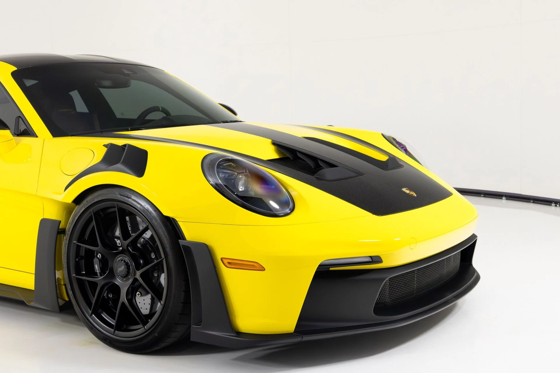 mph048_1961361423_Used_2024_Porsche_911_GT_3_RS_1770767543_b94fc2e77b