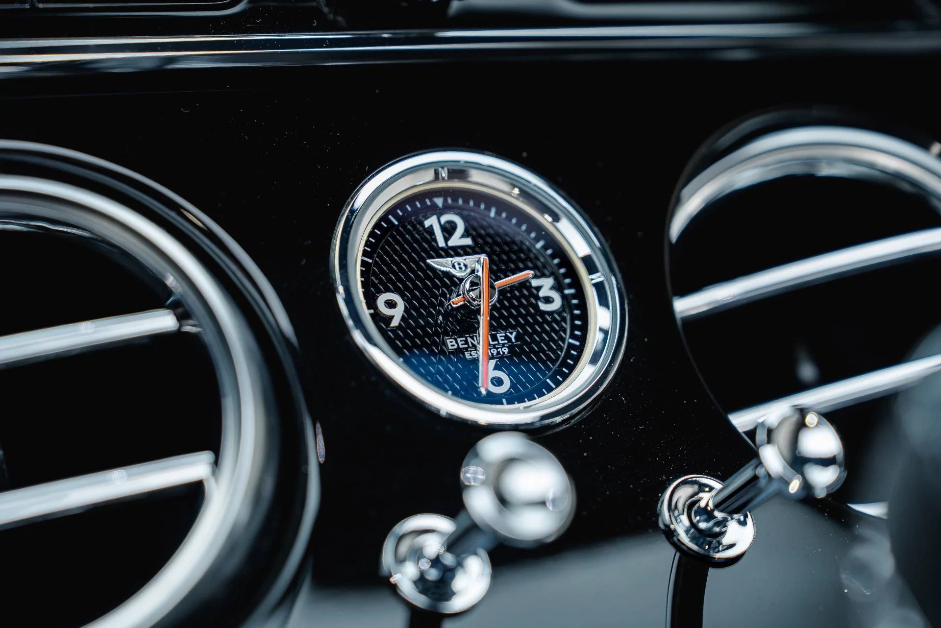 mph048_1979445763_Used_2020_Bentley_Continental_GTC_V8_1789771180_816a5bf300