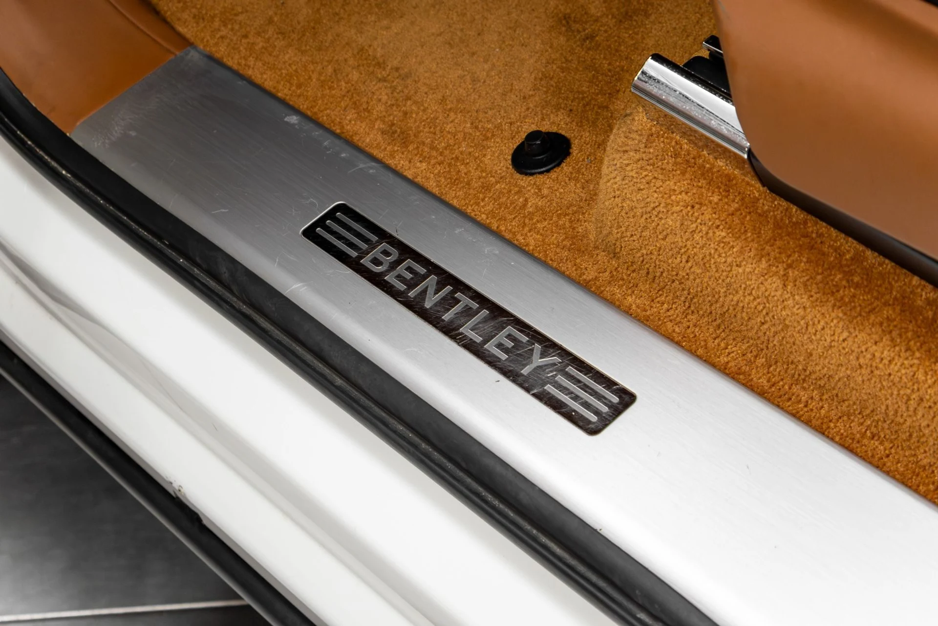 mph048_1992001506_Used_2019_Bentley_Bentayga_V8_1771459975_d6be9e6d59