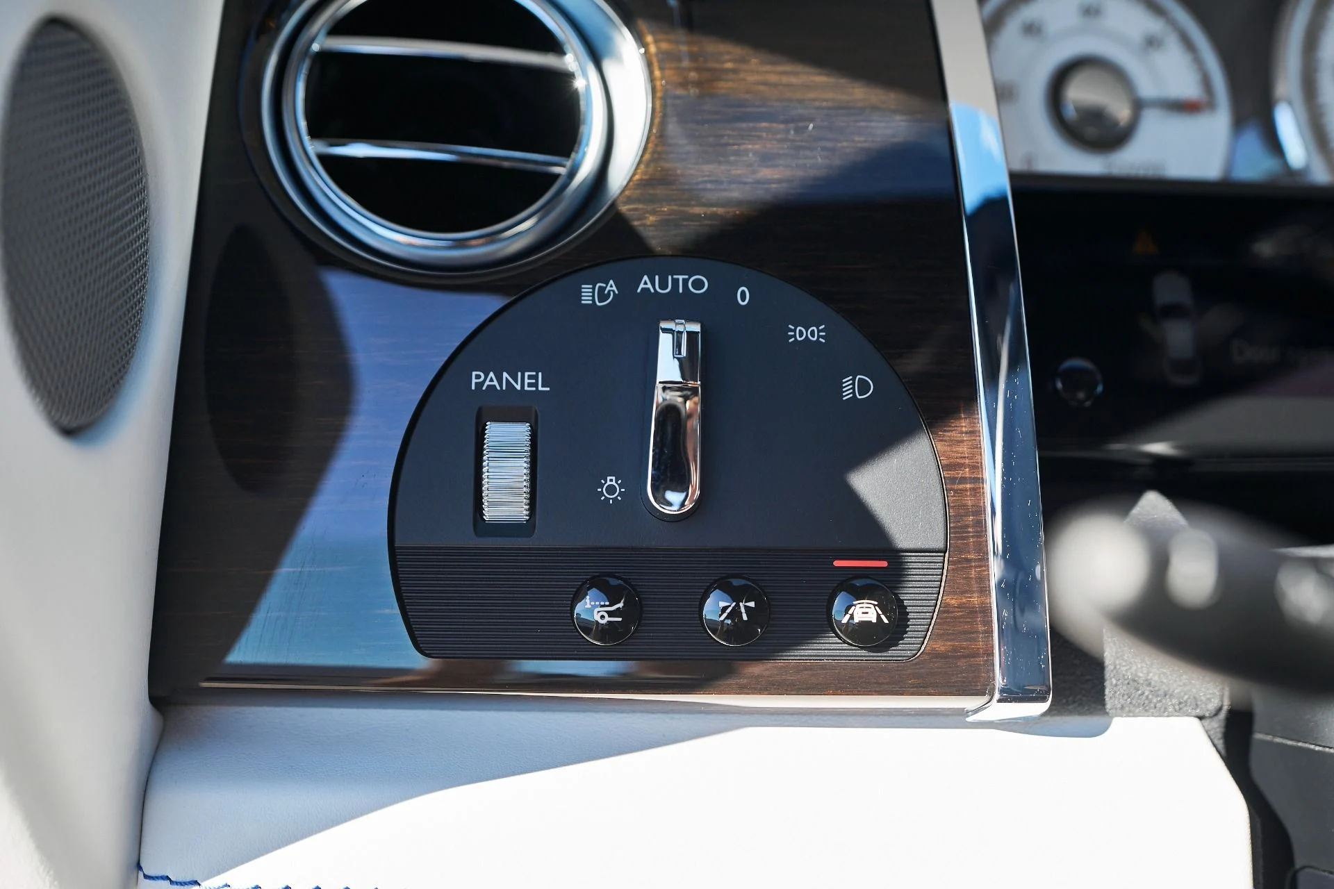 mph048_2008982257_Used_2020_Rolls_Royce_Wraith_Base_1762567782_76f1802361