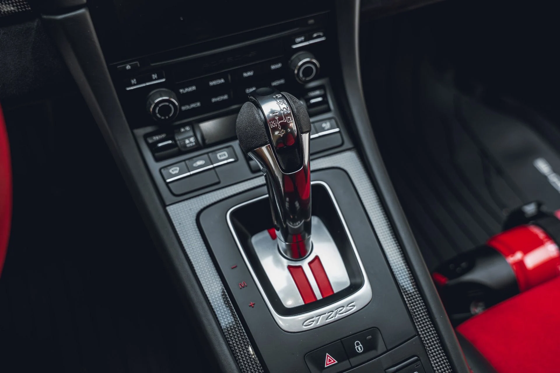 mph048_2011570457_Used_2018_Porsche_911_GT_2_RS_1782090308_2ba725e775