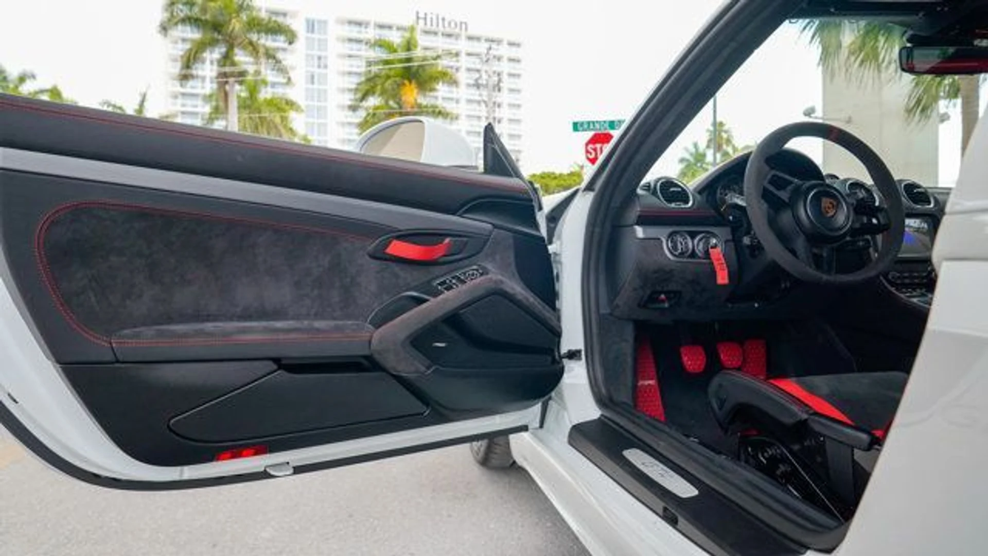 mph048_2014321558_used_2020_porsche_718_cayman_gt4coupe_14354_22875819_49_640_16f448fb3b