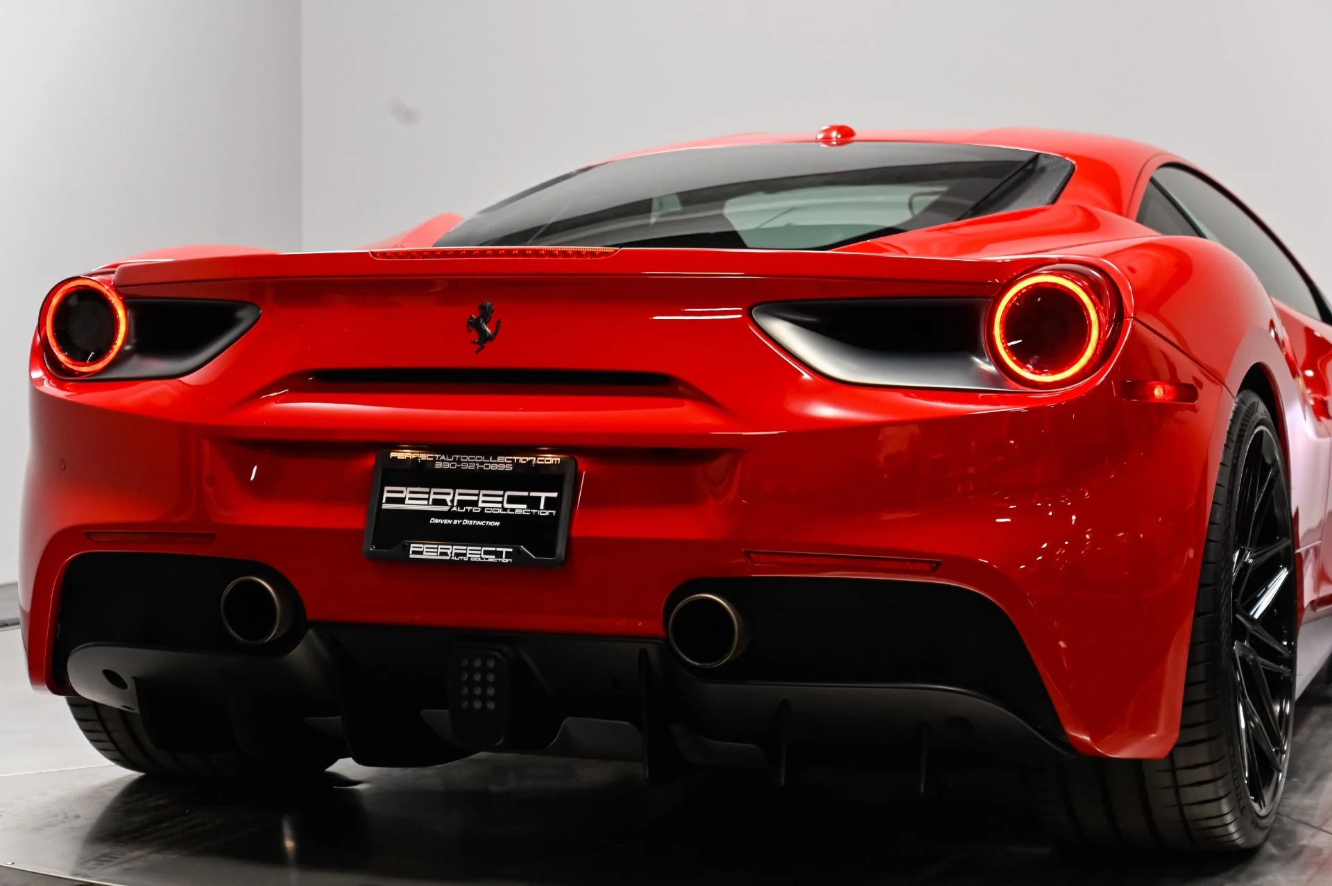 mph048_2017096651_Used_2018_Ferrari_488_GTB_Base_1788410889_aefdf93957