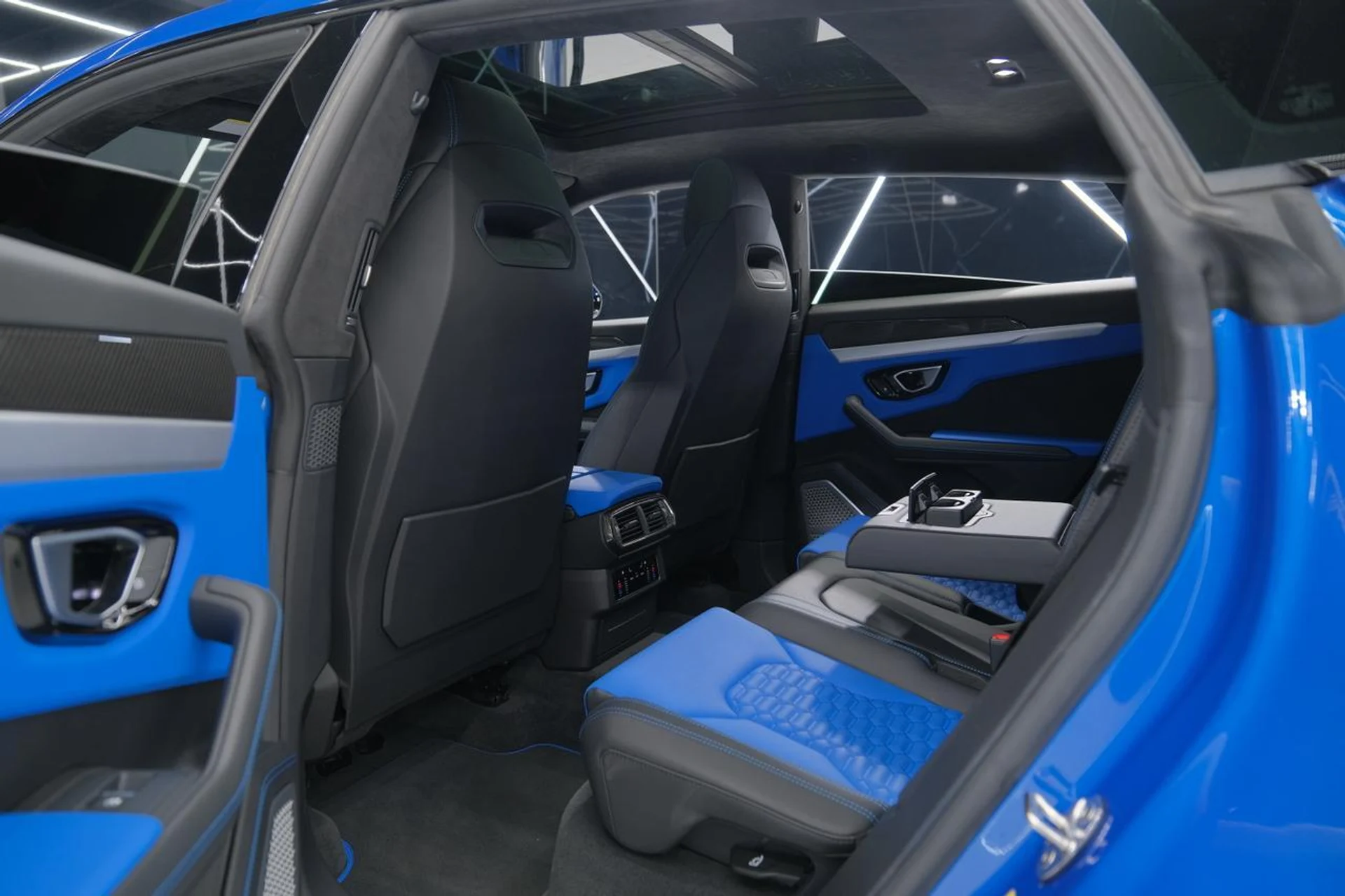 mph048_2036678507_530be9ffa4e61d303de30f7474d658b7_cb056b0ded