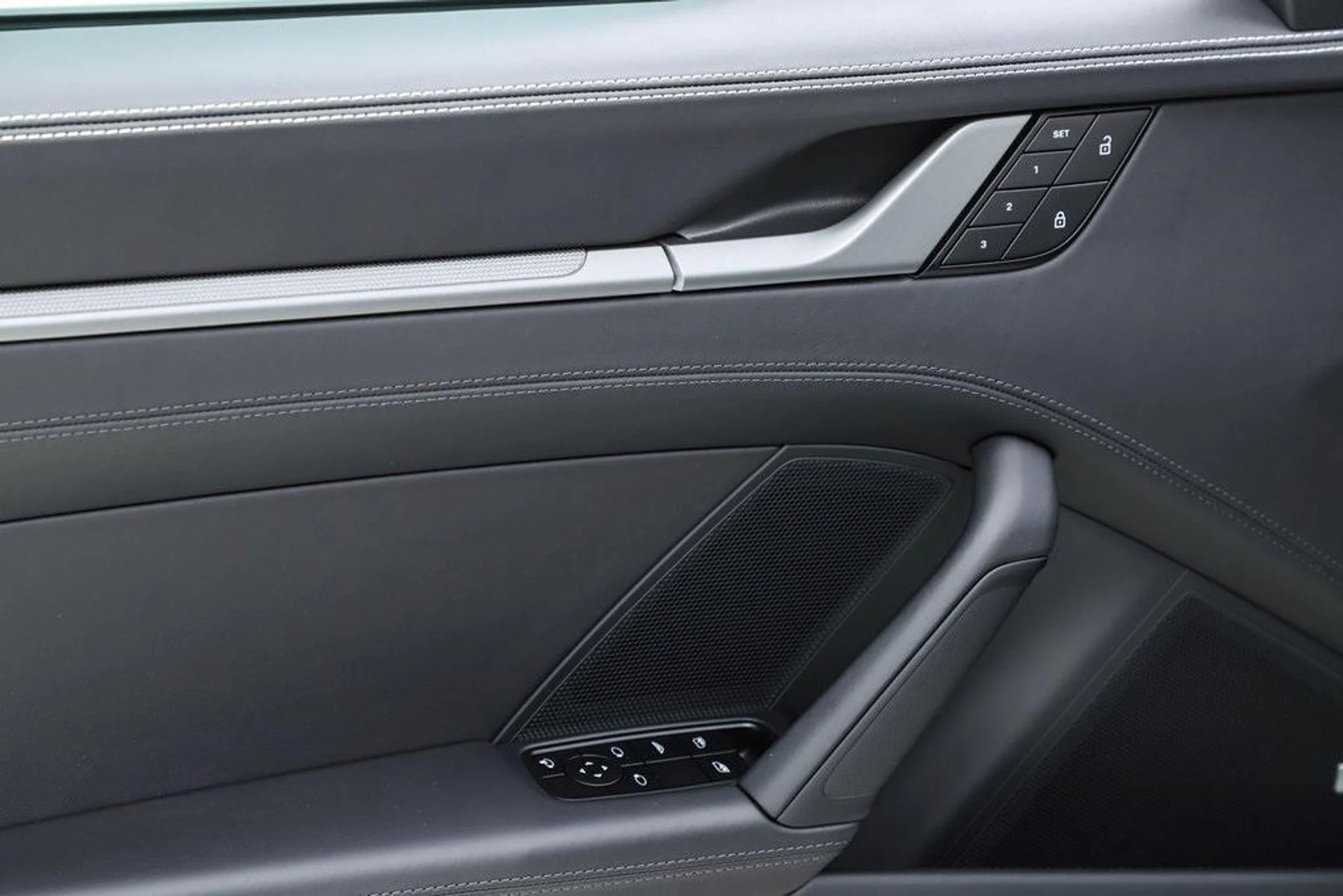 mph048_2040987122_q_FR_Hl_U_S88b_Y4pm_A8_Vqd_ZWN_7_YQ_54c788f0b7