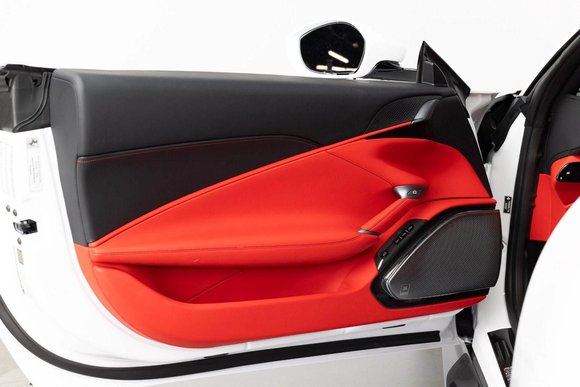 mph048_2048459054_Used_2024_Ferrari_Roma_1777368633_7f6becbf4a