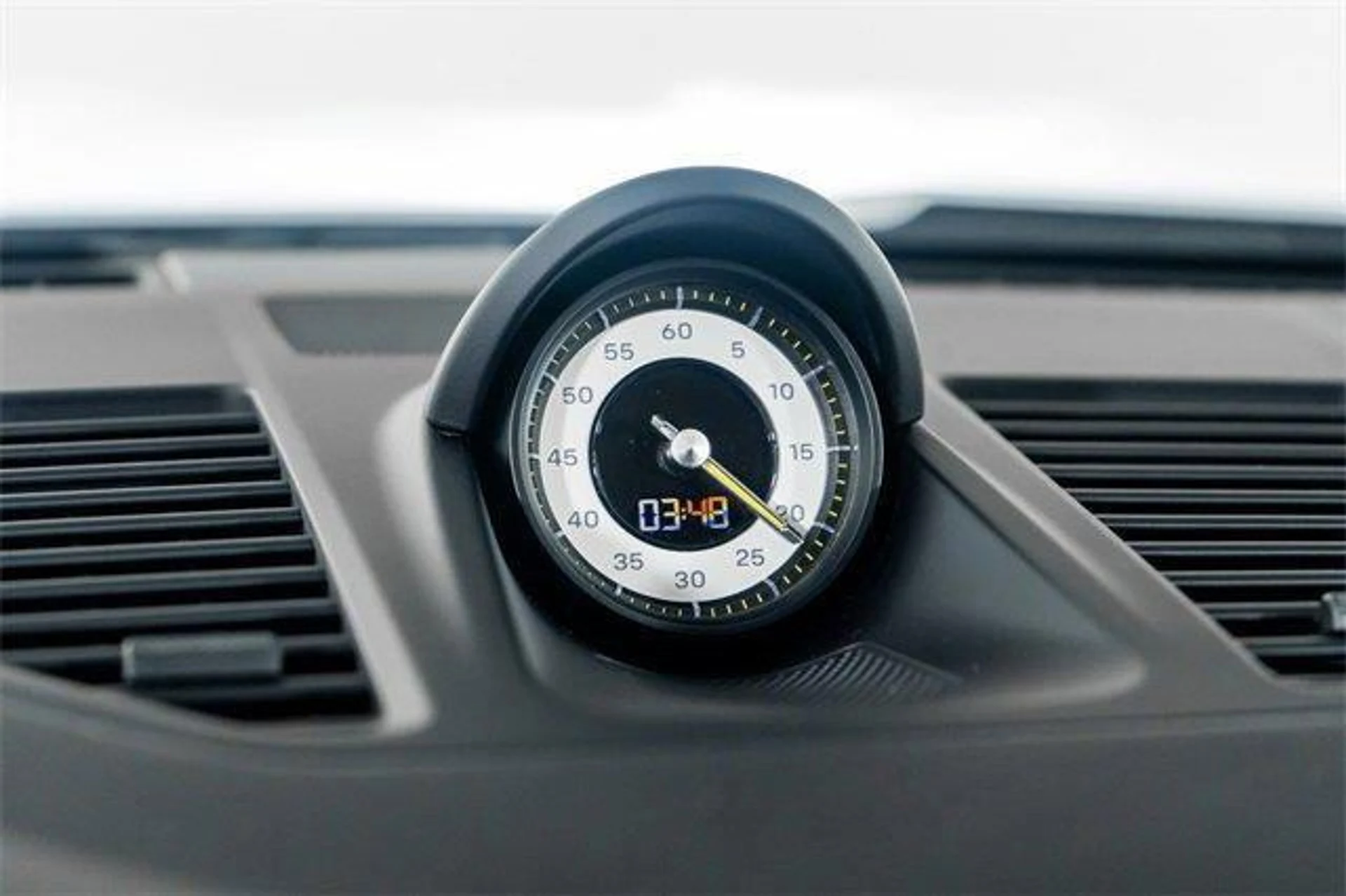 mph048_2056090537_c_K7d_I_Nrwx_Ajx_F9_J1_H_Hv0moj3uhs_d33c051988