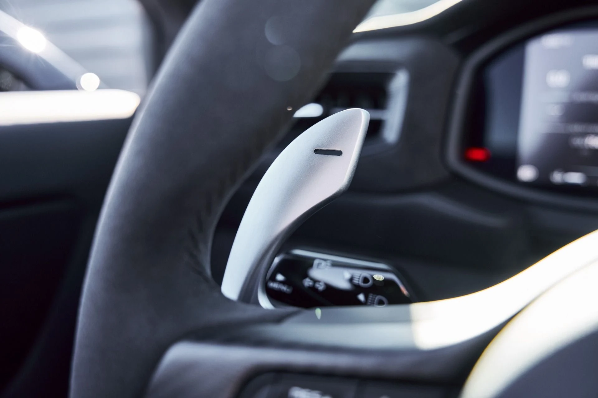 mph048_2064498090_Used_2024_Maserati_MC_20_1771382134_08d25b4ac1