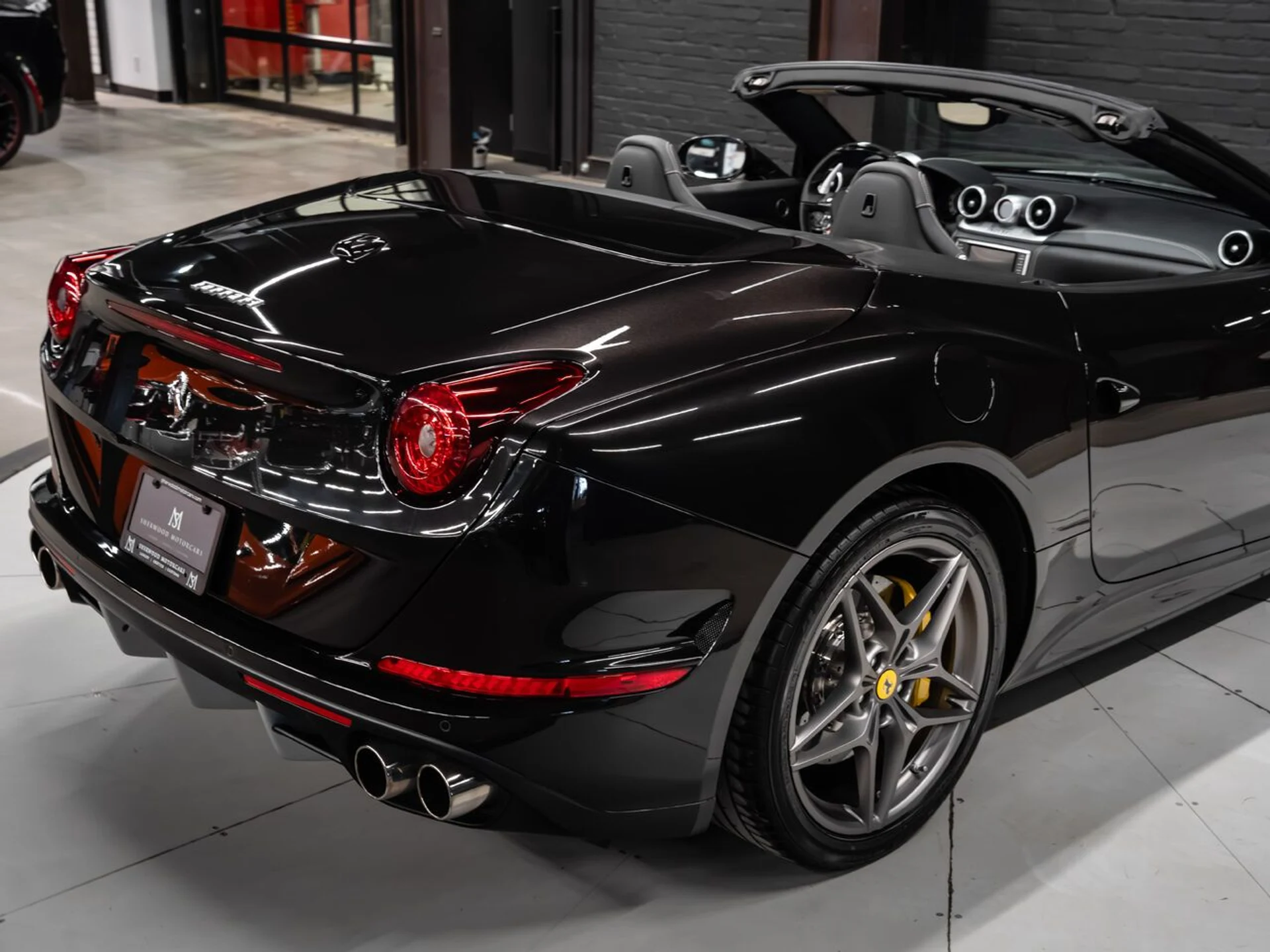 mph048_2080570444_ferrari_california_2015_da4d6040c7