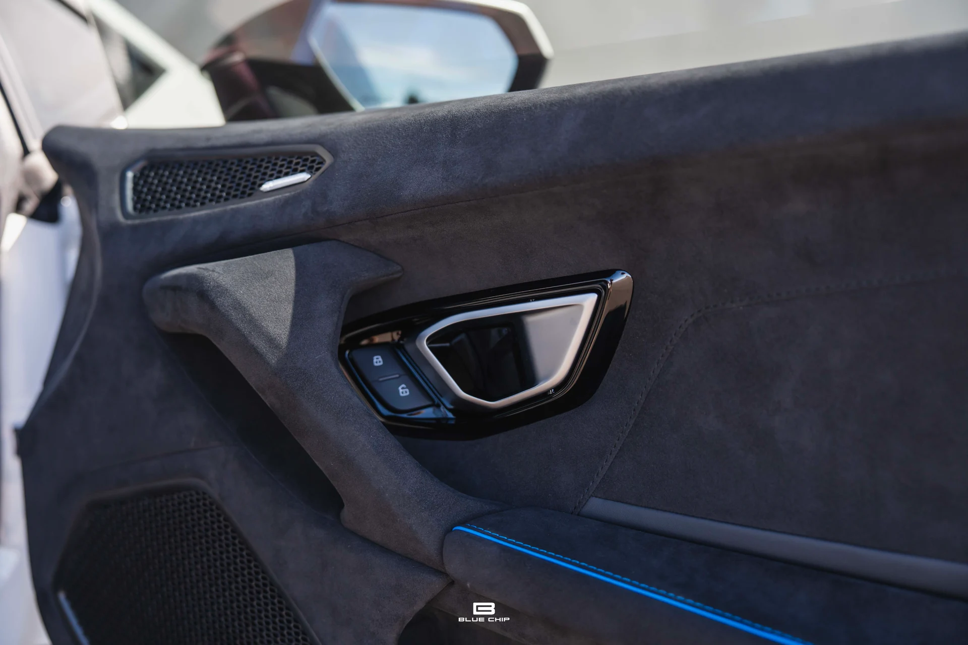 mph048_208779867_6a31cff480b5045444089a3b_2024_Lamborghini_Huracan_Sterrato_49_6331cbdf10