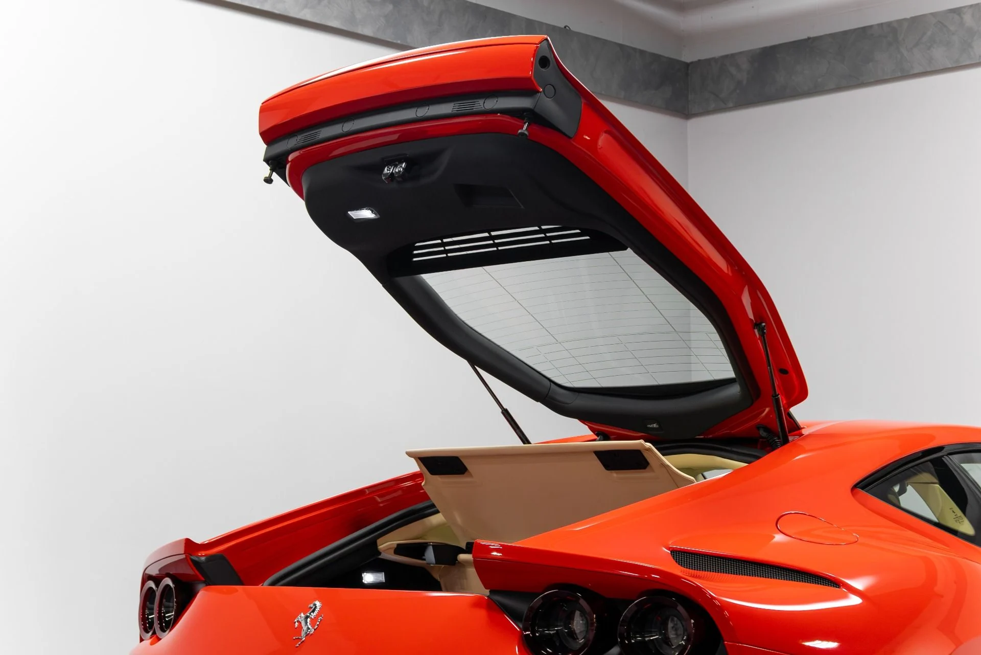 mph048_2088605489_Used_2018_Ferrari_812_Superfast_1763480061_48a9d8254f