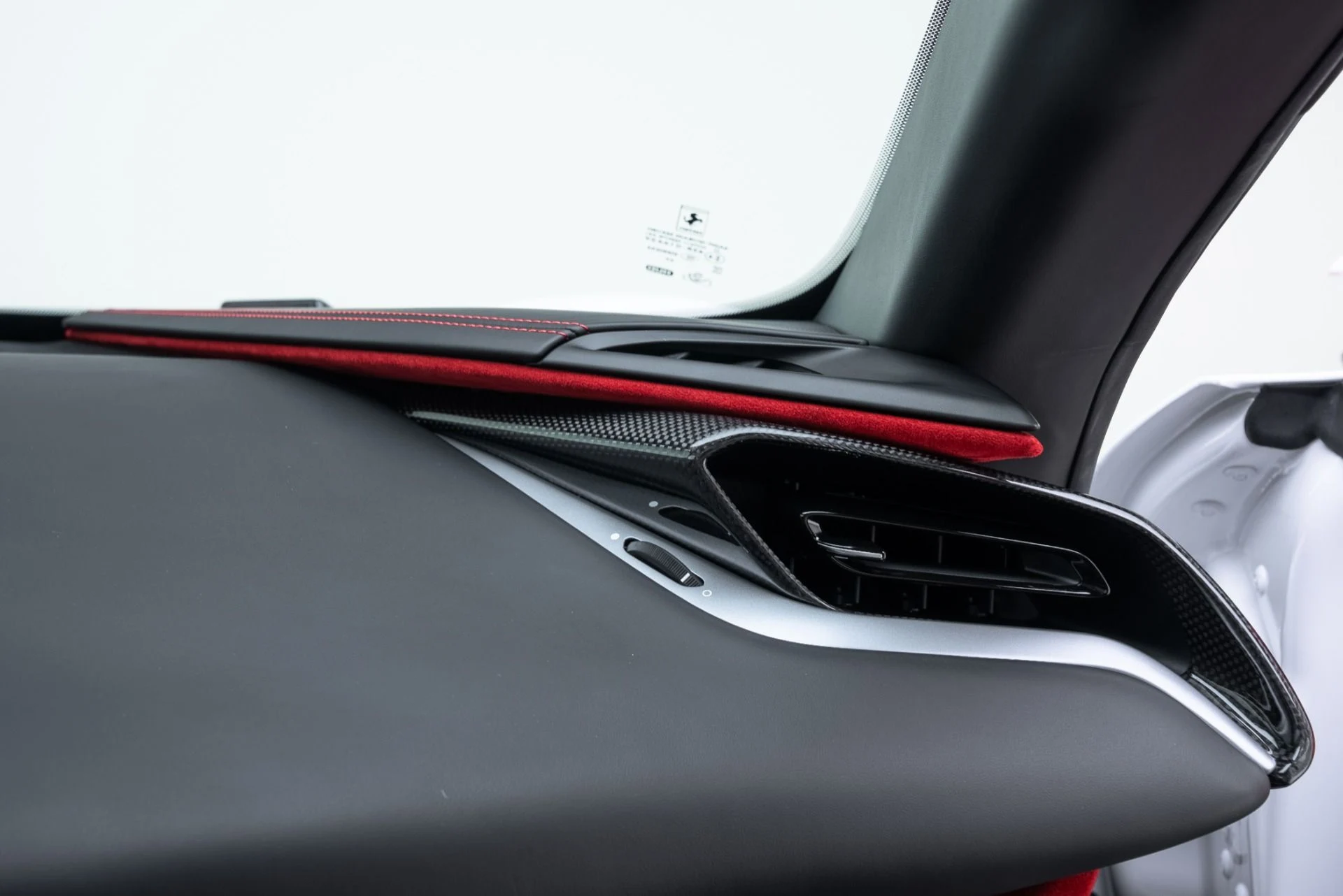 mph048_2100352564_Used_2023_Ferrari_SF_90_Stradale_1772151543_69f08893e6