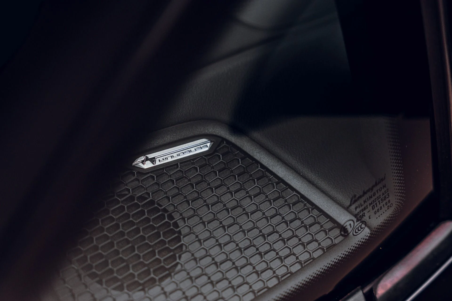 mph048_2103653299_Used_2021_Lamborghini_Huracan_EVO_1782507573_a355132c5c