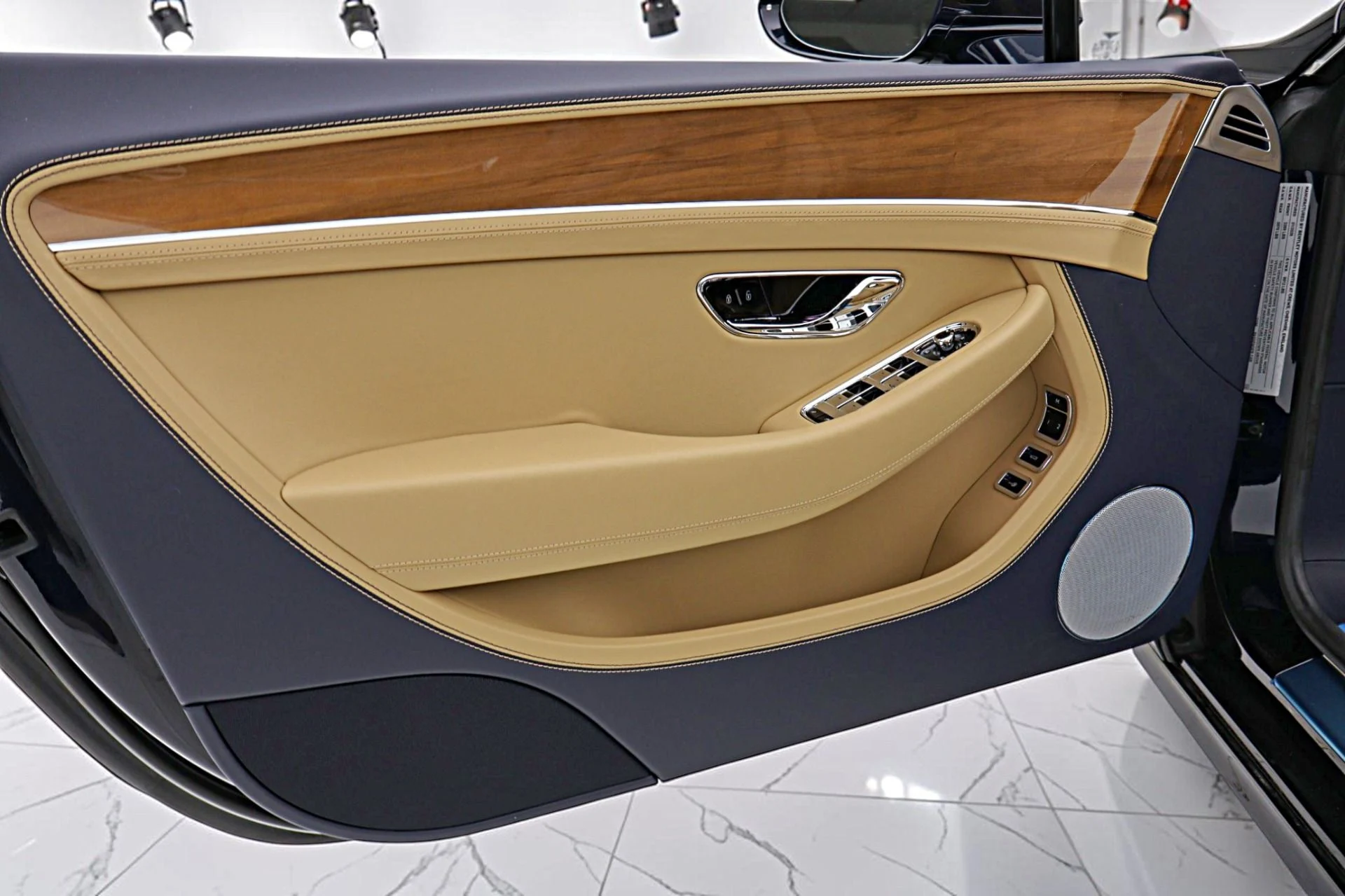 mph048_2107357173_New_2026_Bentley_Continental_GTC_f52f1837c6