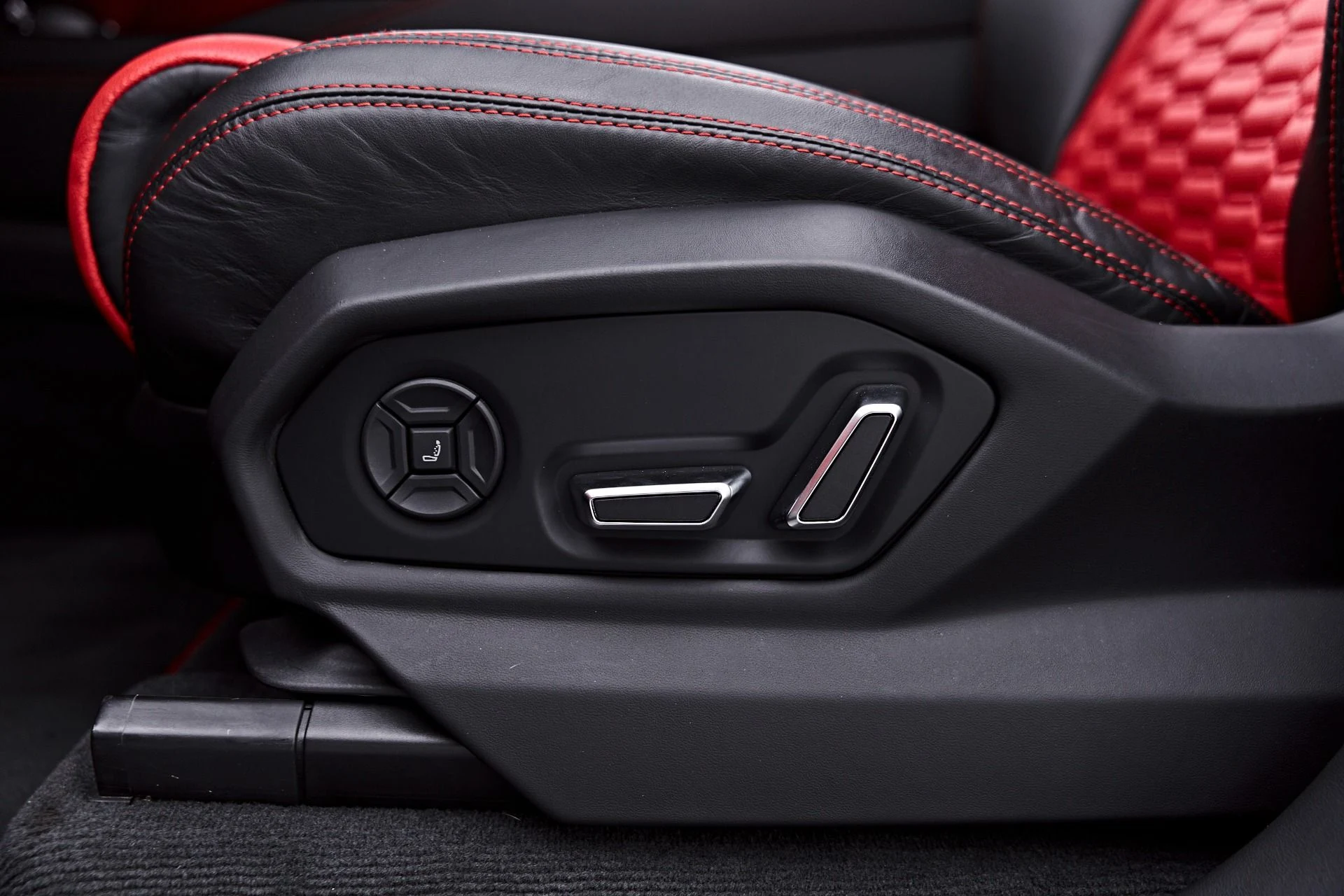 mph048_210899389_Used_2022_Lamborghini_Urus_1788219607_3251e0fc9e
