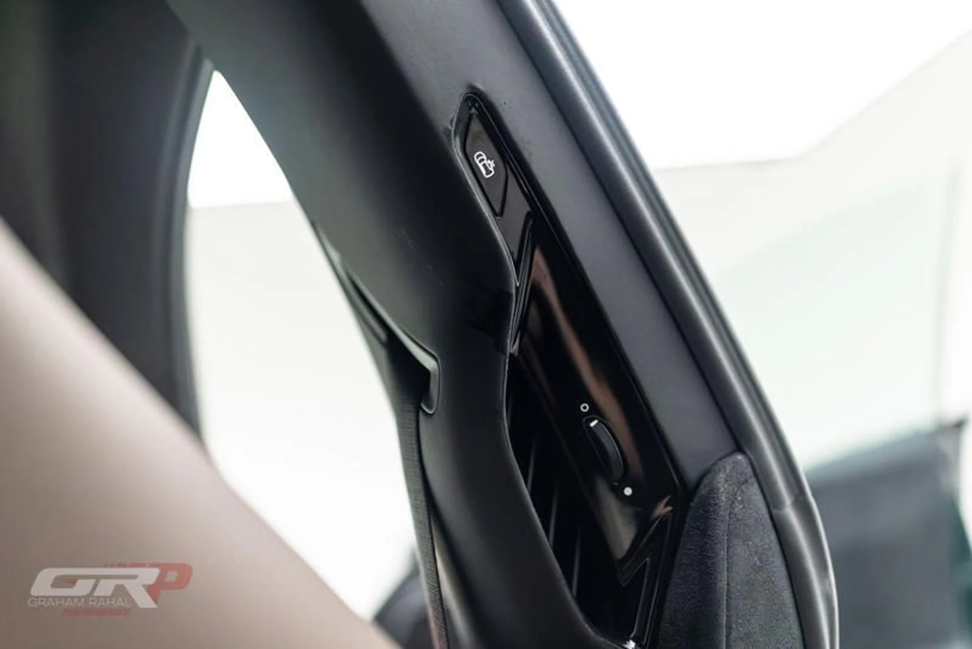 mph048_2116143043_74_E3738_B_89_E7_49_E9_96_BB_92_F8_A6_E4_CC_53_be4db850c4