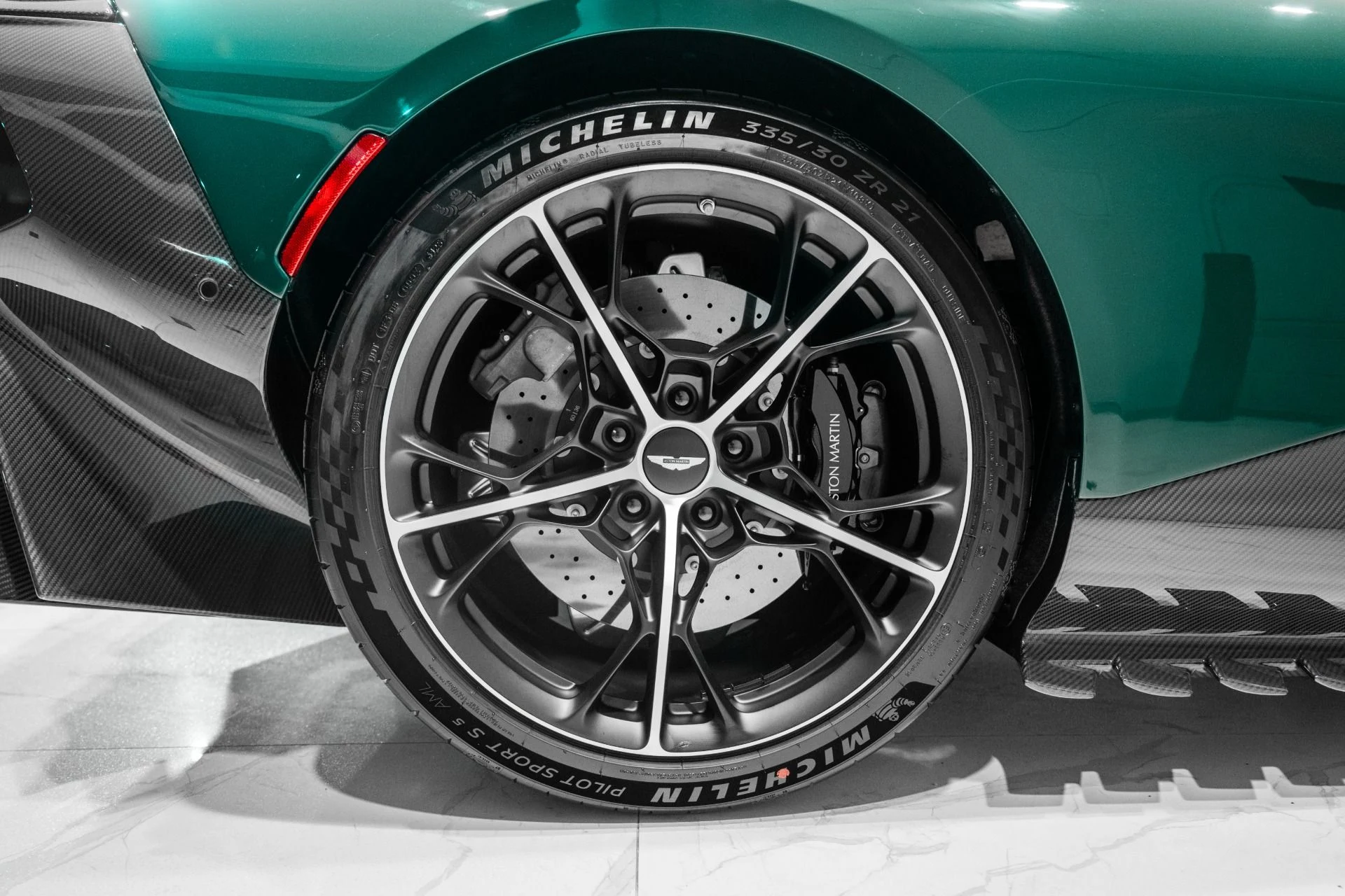 mph048_2129537626_New_2026_ASTON_MARTIN_VALHALLA_COUPE_1775321272_b22e46124e