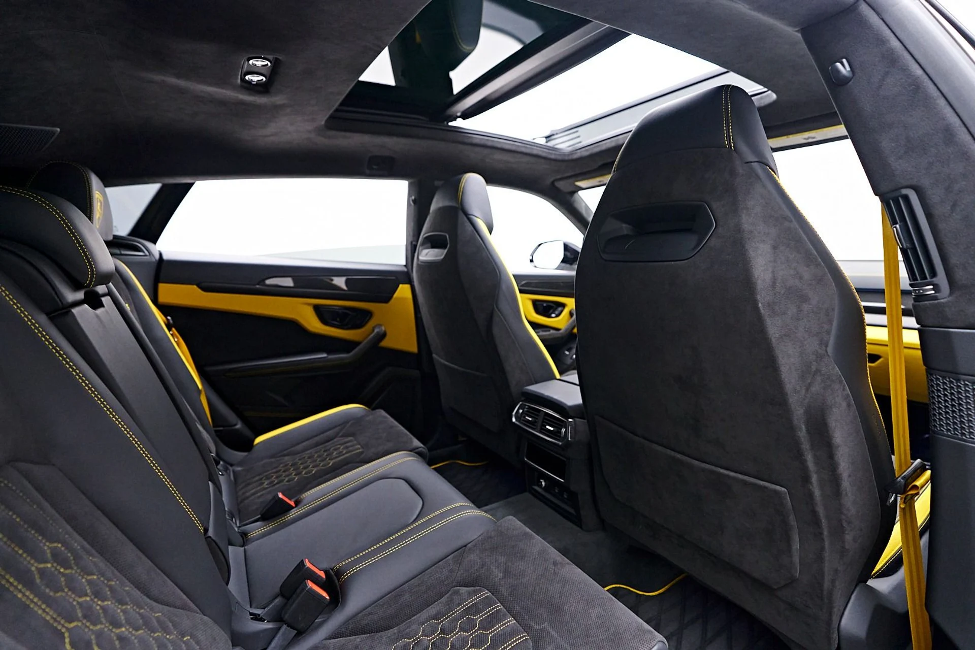 mph048_2141148214_Used_2024_Lamborghini_Urus_S_1745111539_bbc3e590e9