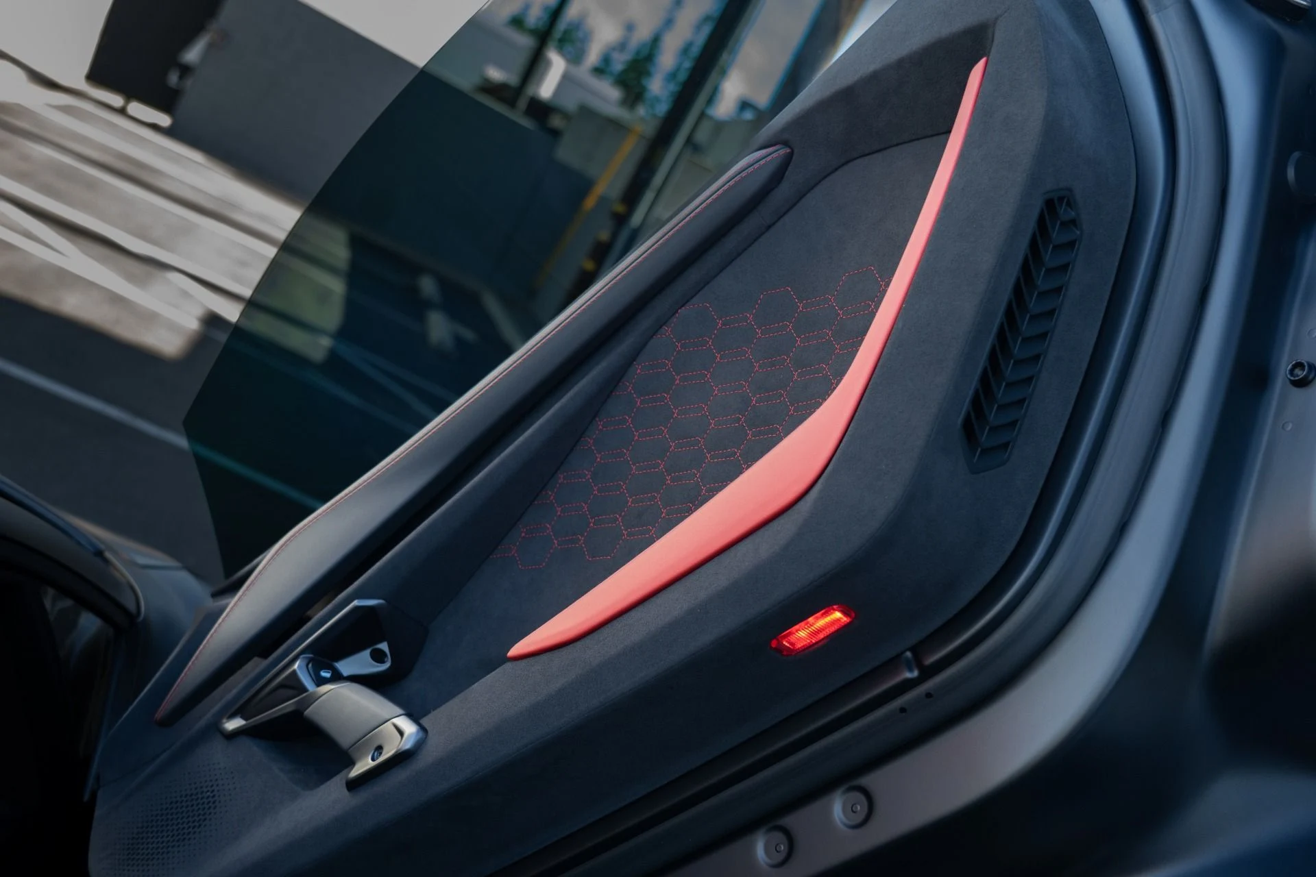 mph048_2147063220_Used_2024_Lamborghini_Revuelto_Mansory_1757354394_0ab0c54e60