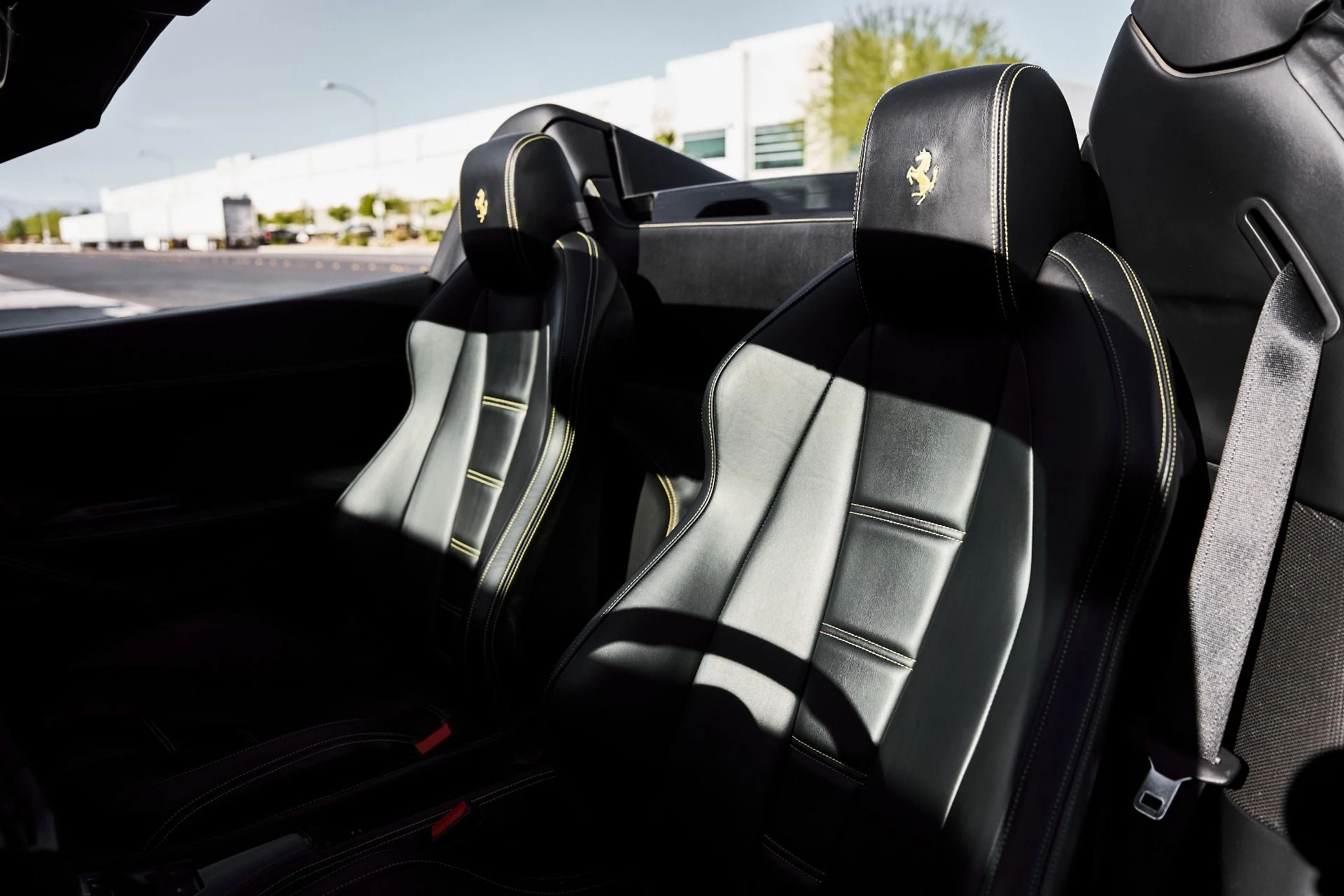 mph048_2152739961_Used_2015_Ferrari_458_Spider_Base_1777010298_c0c80b7b98