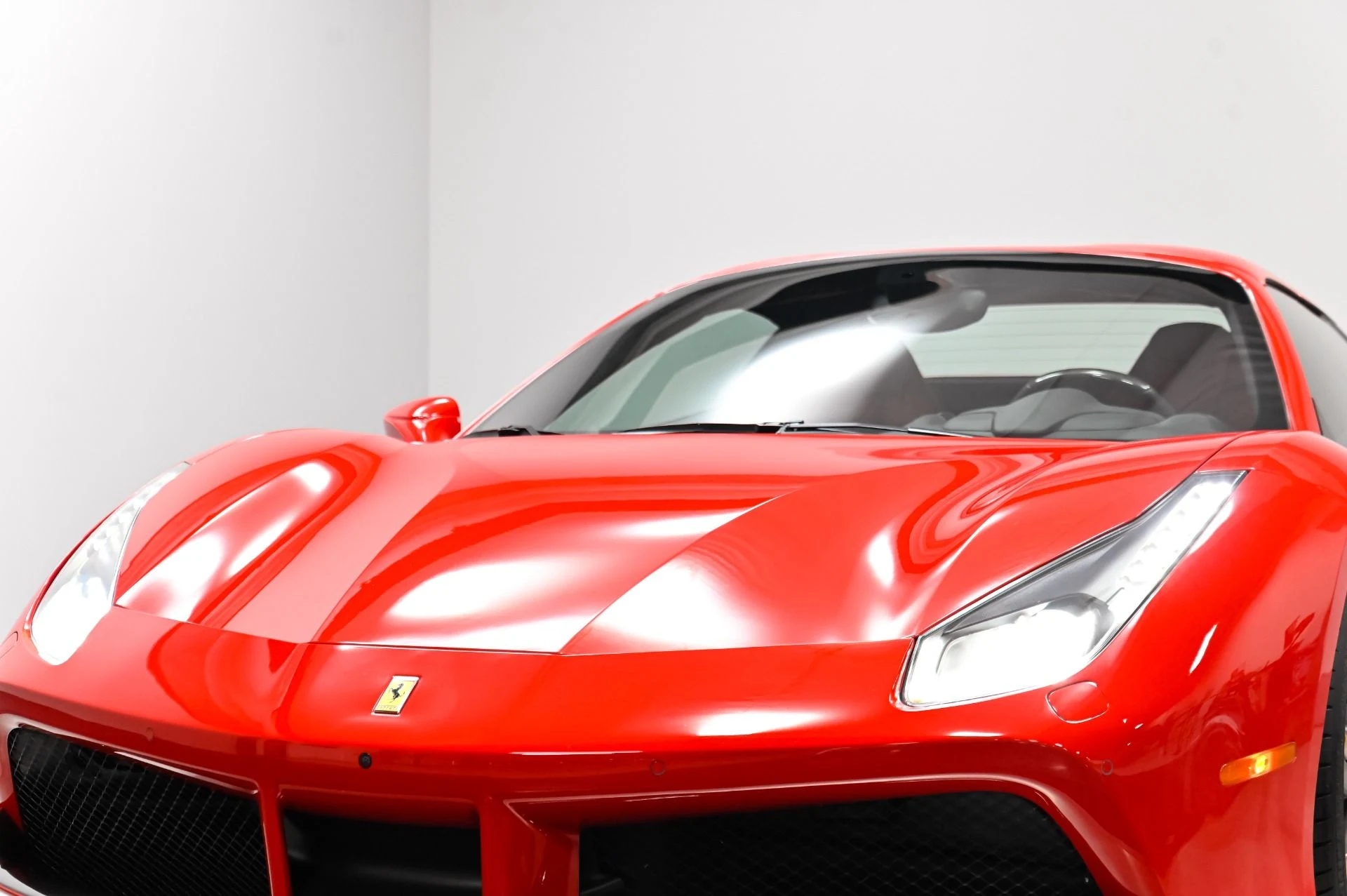 mph048_2155045895_Used_2018_Ferrari_488_Spider_1790619310_9cbd725fcd