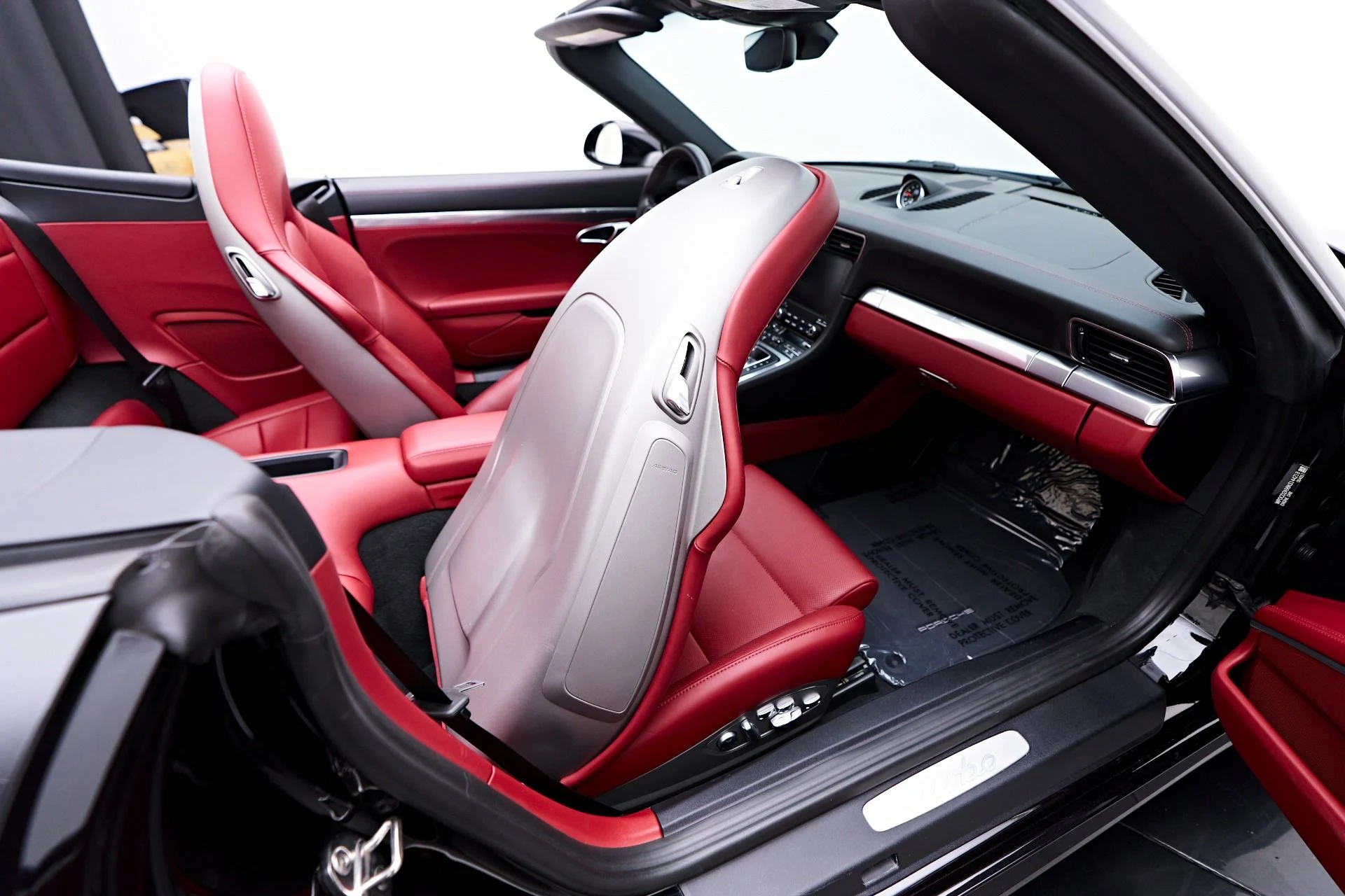 mph048_2161980223_Used_2019_Porsche_911_Turbo_1750270685_7539f5ff98