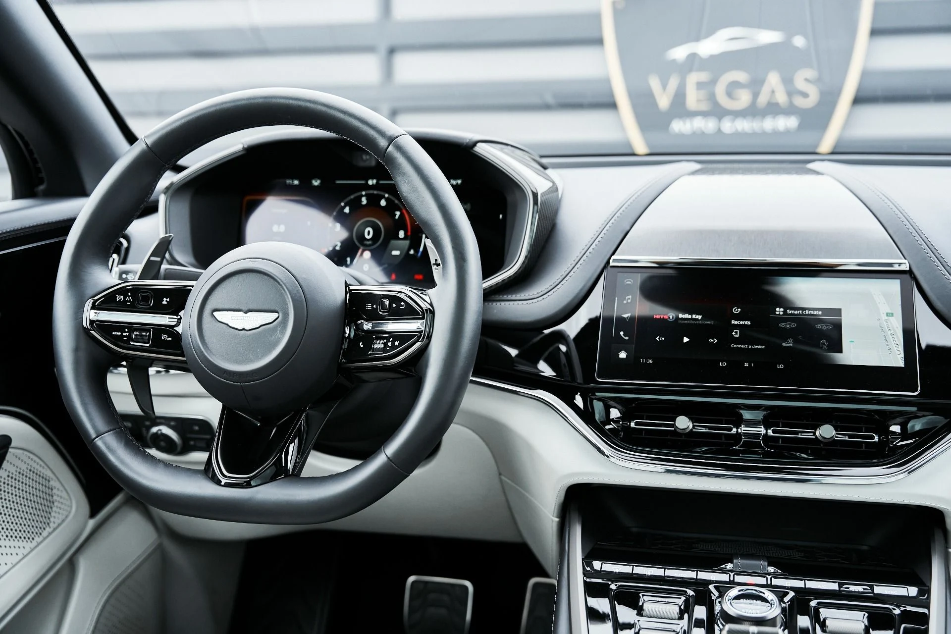 mph048_2164506040_Used_2025_Aston_Martin_DBX_707_1775008015_b2e68423e6